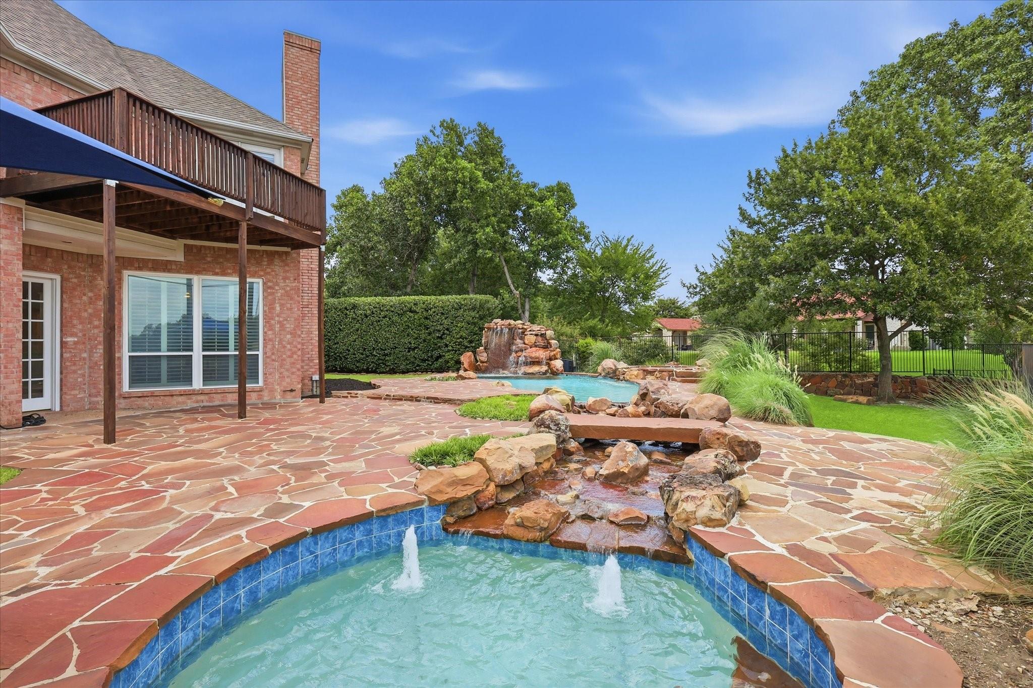 main property photo 33