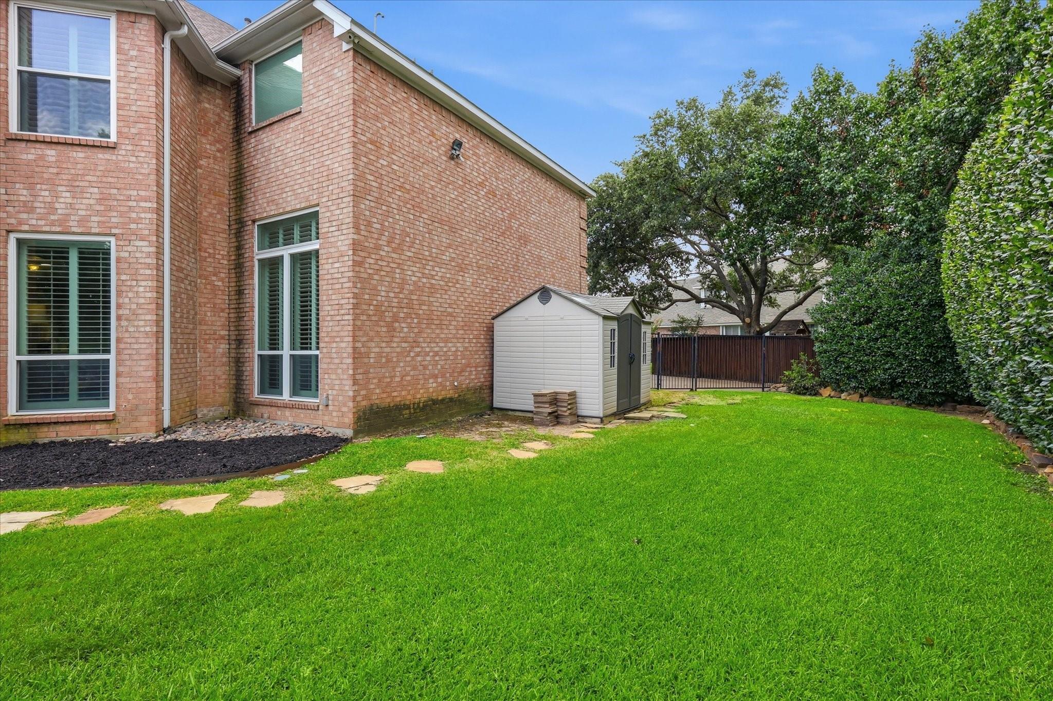 main property photo 34