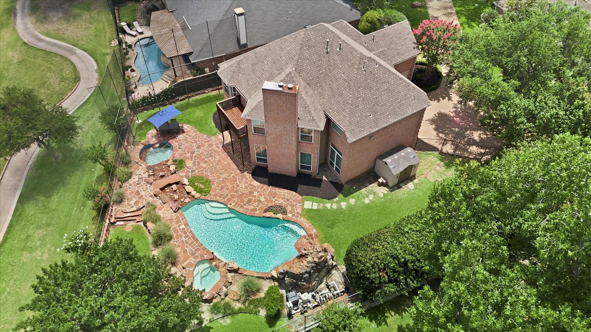 main property photo 37
