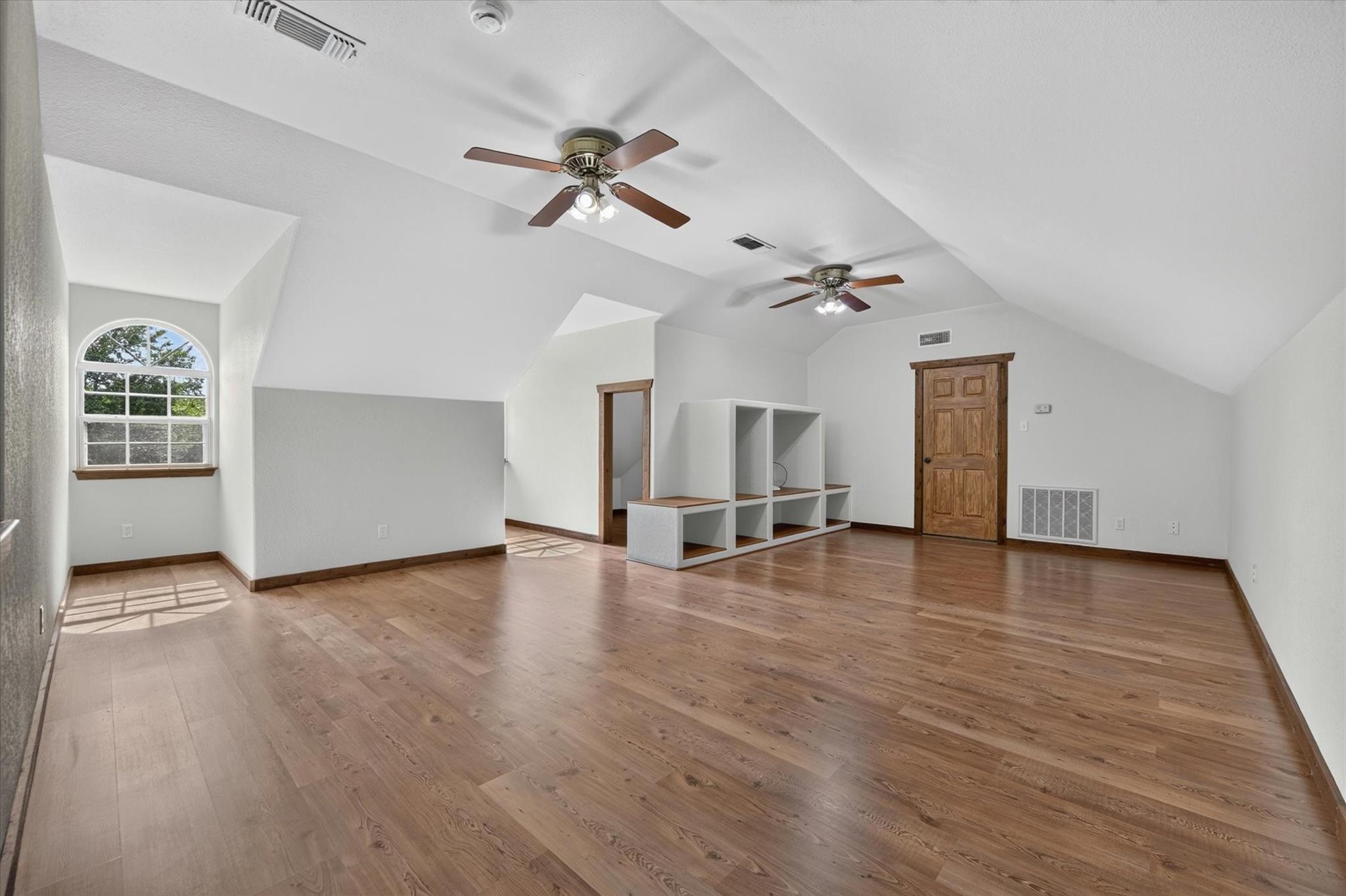 property viewer photo 14