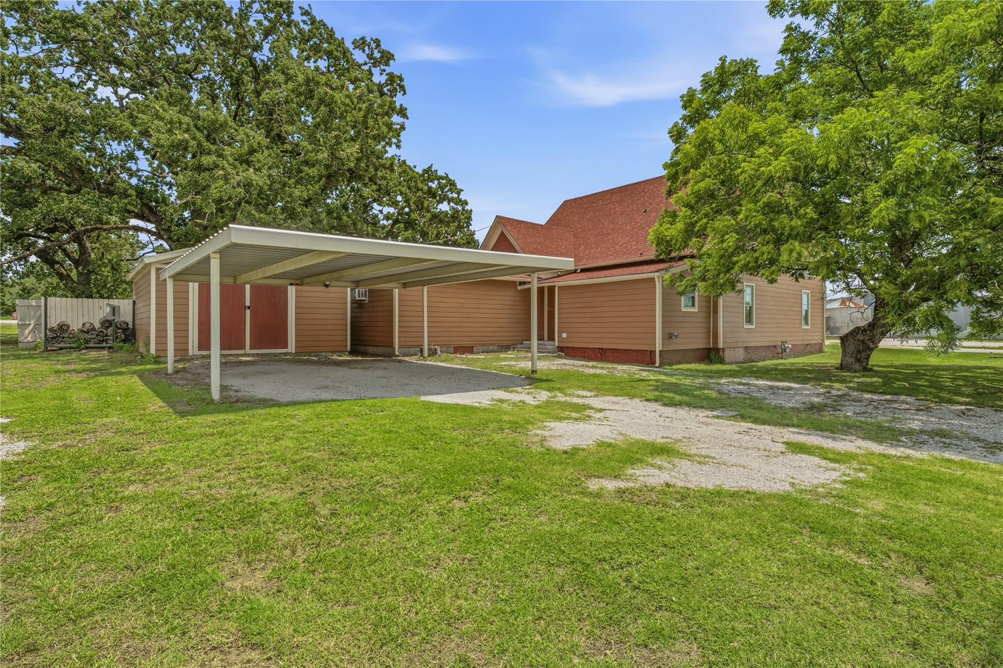 main property photo 31