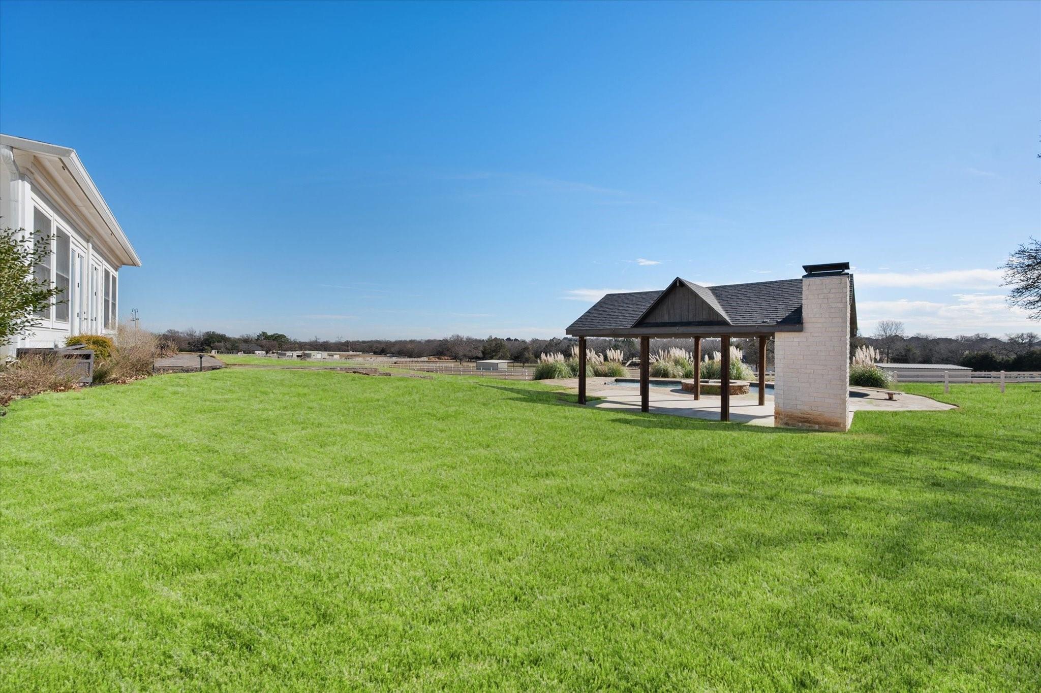 main property photo 11