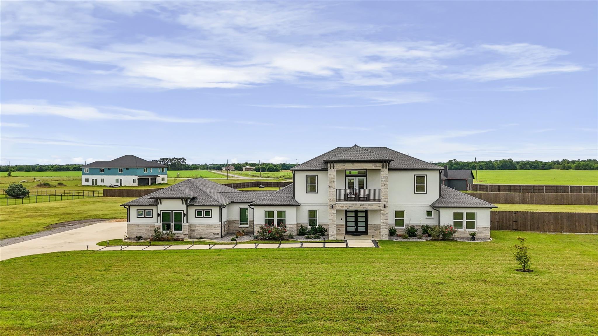 main property photo 36