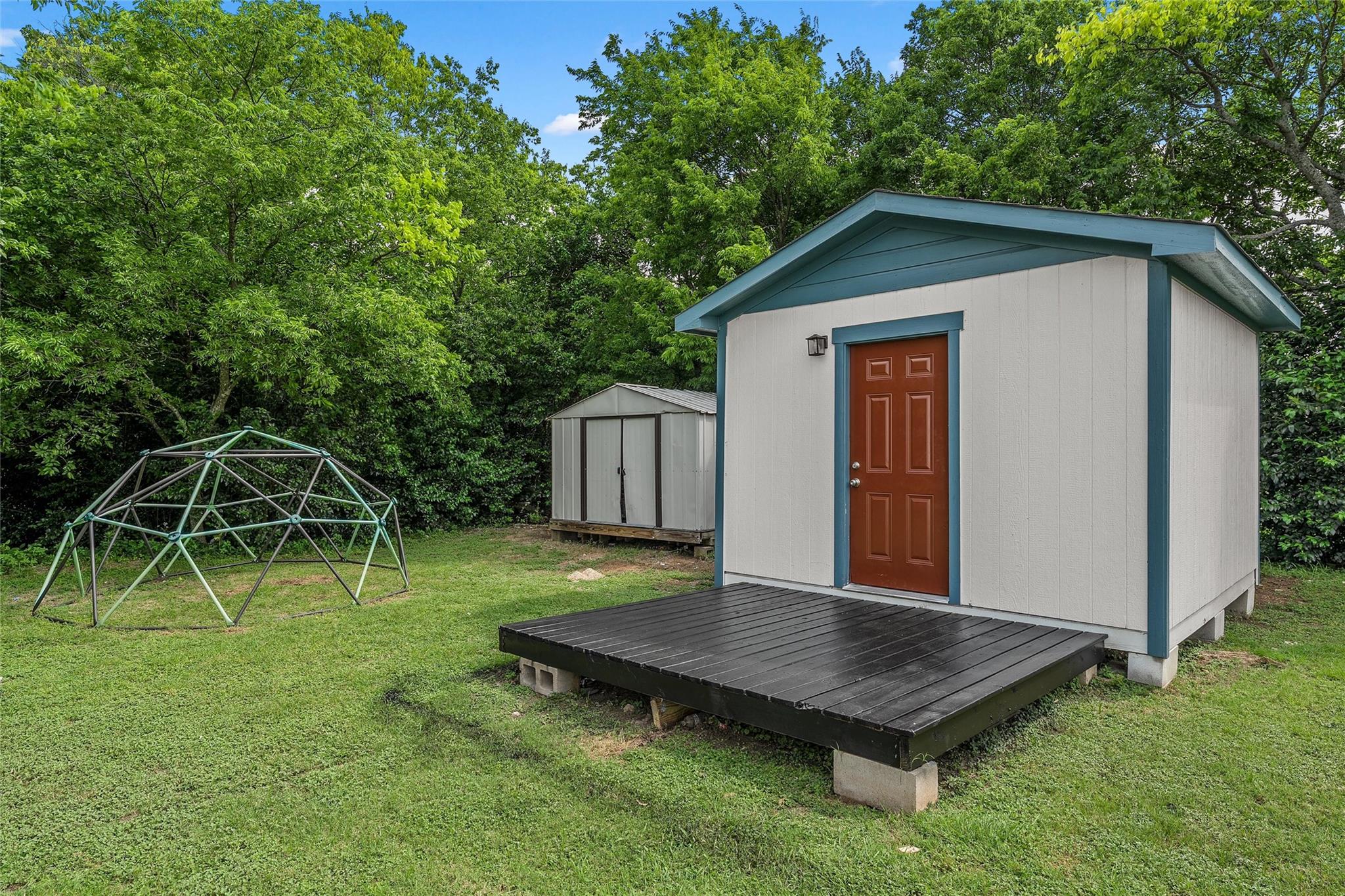 main property photo 21