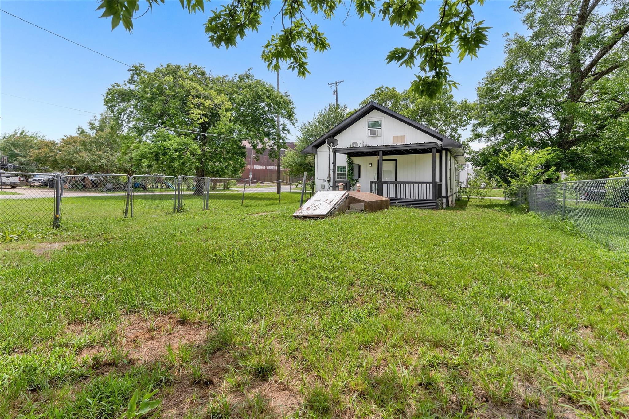 main property photo 15