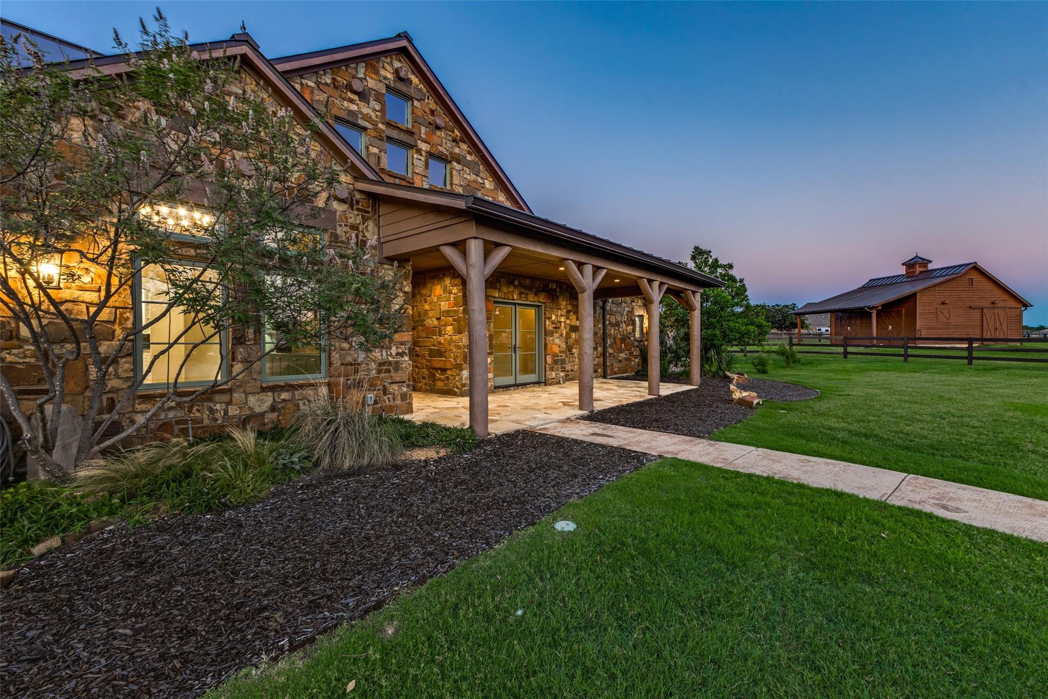 main property photo 3