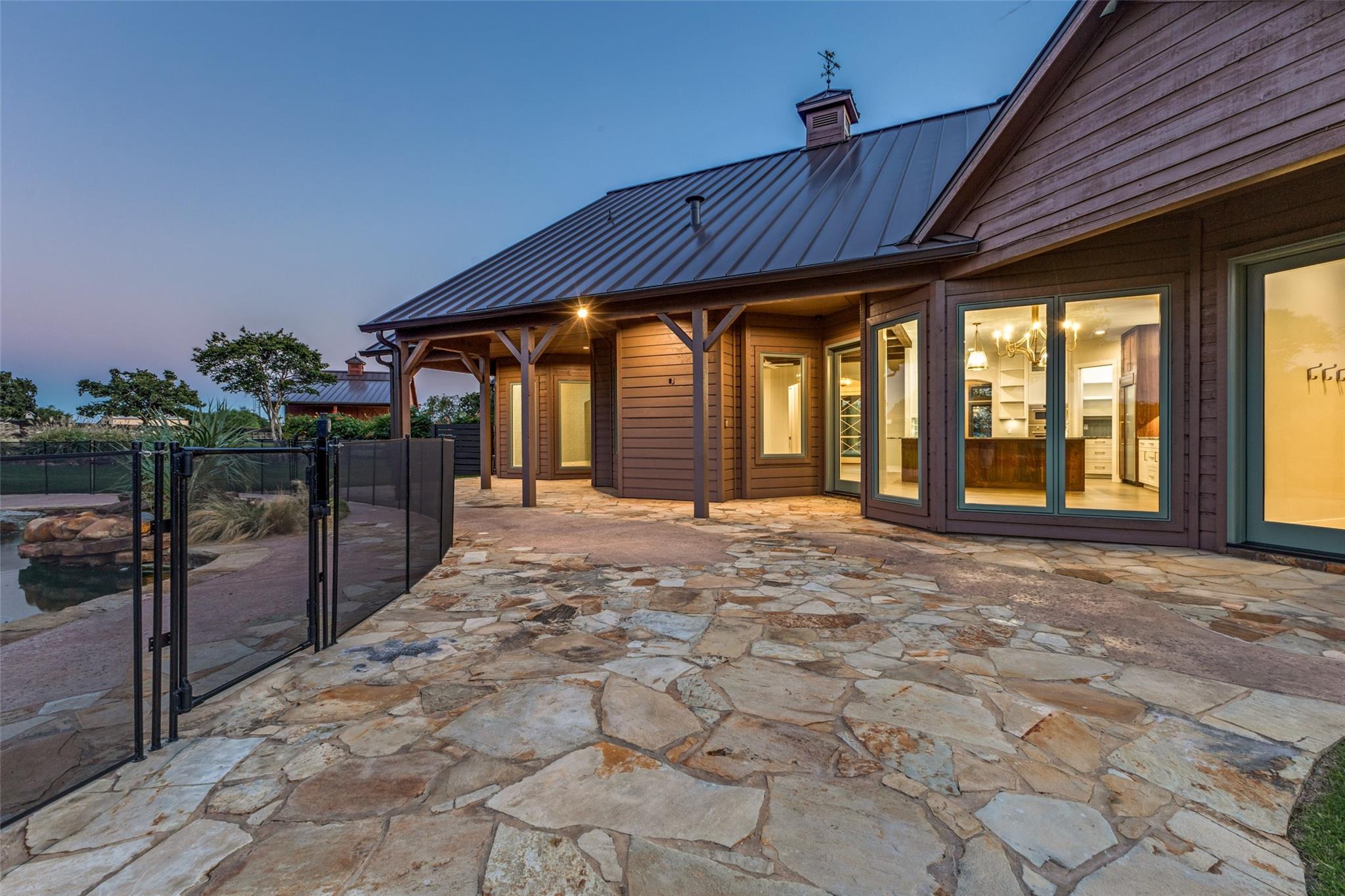 main property photo 32