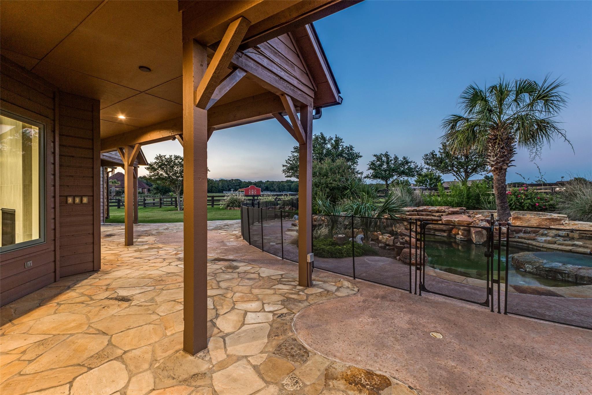 main property photo 33