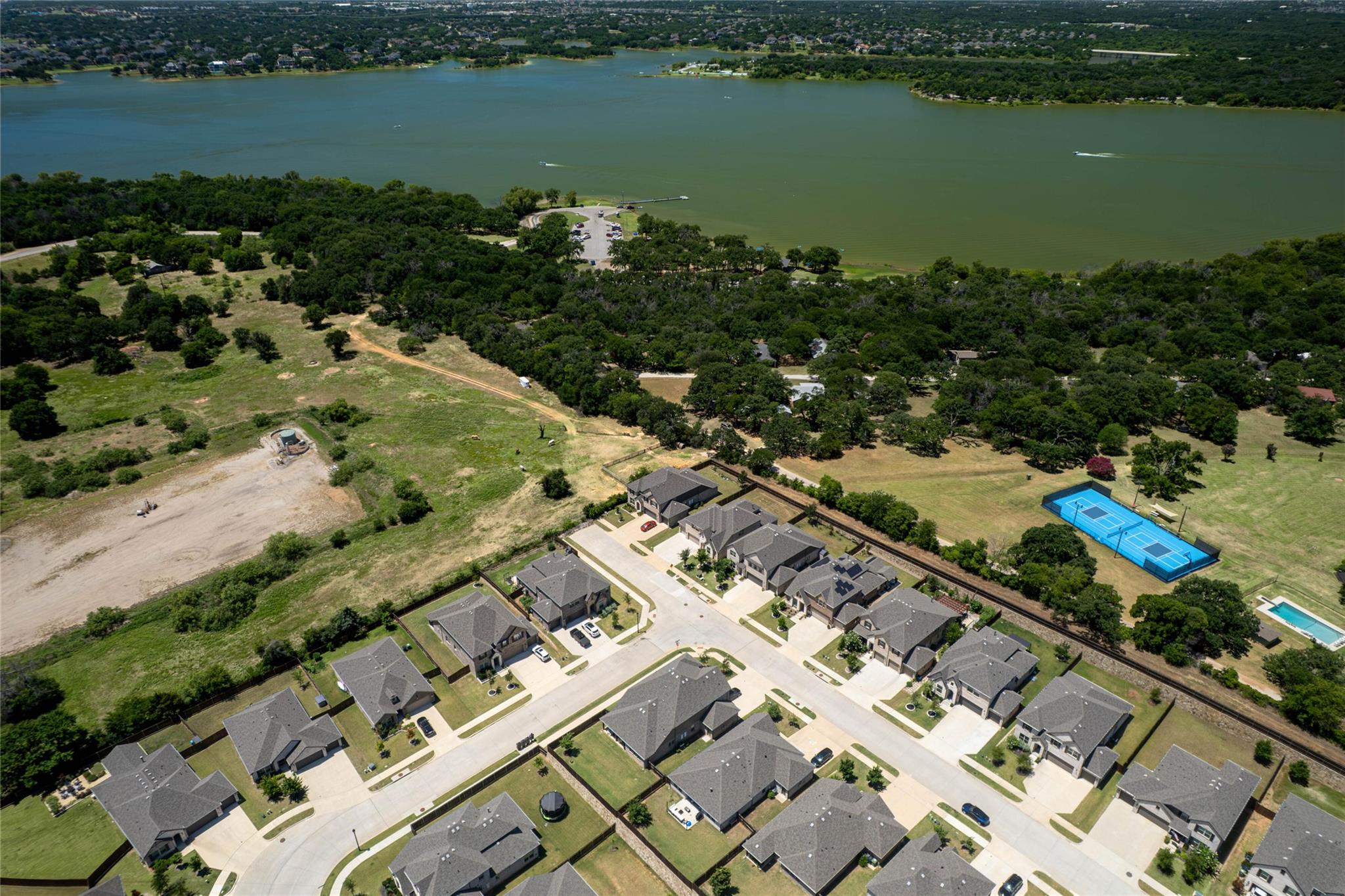 main property photo 33