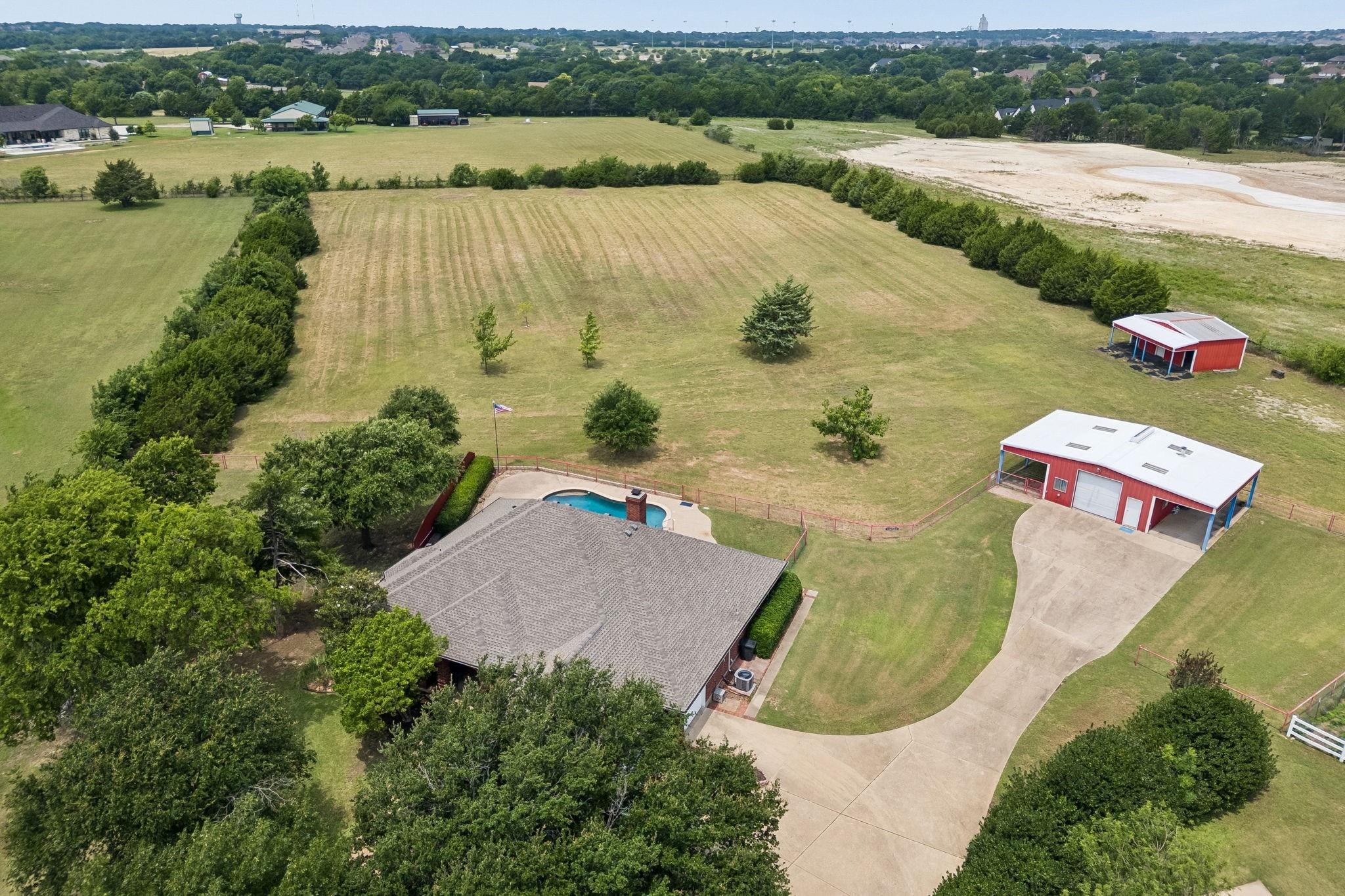 main property photo 25