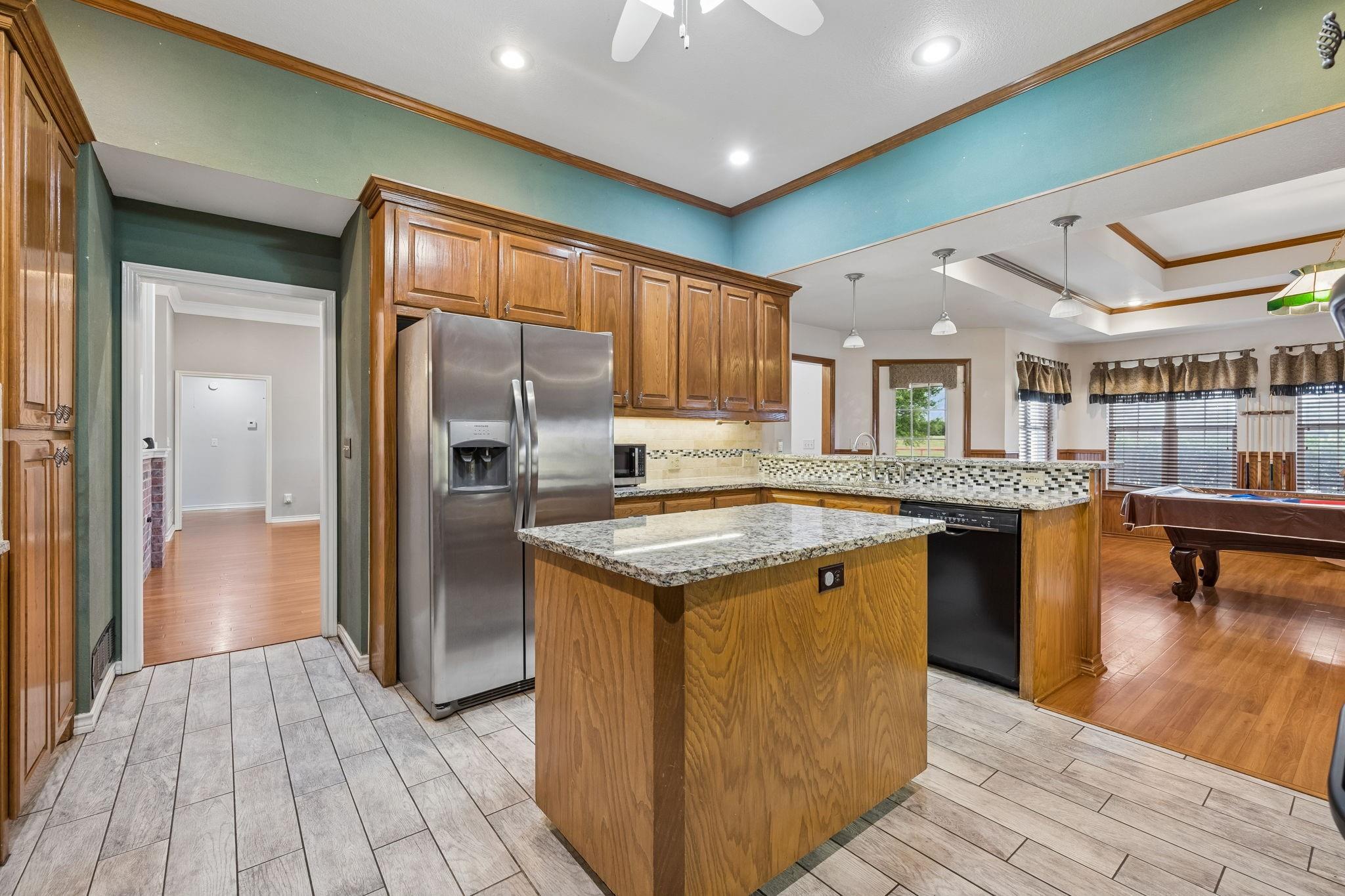main property photo 9