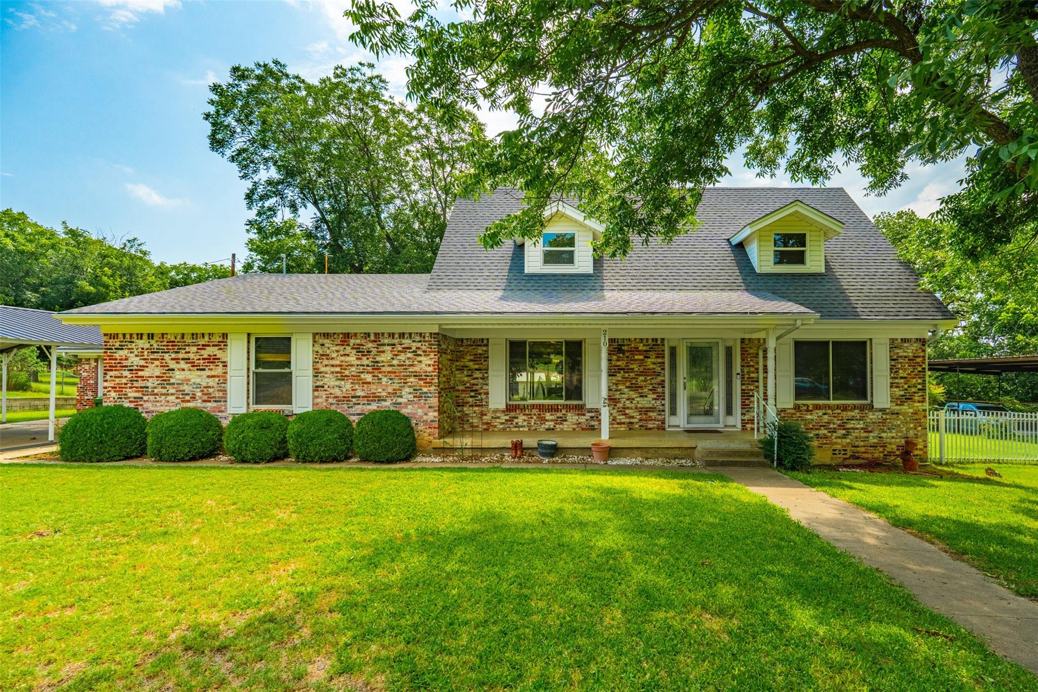 main property photo 2