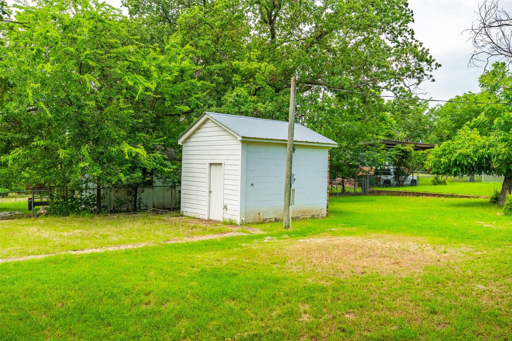 main property photo 34