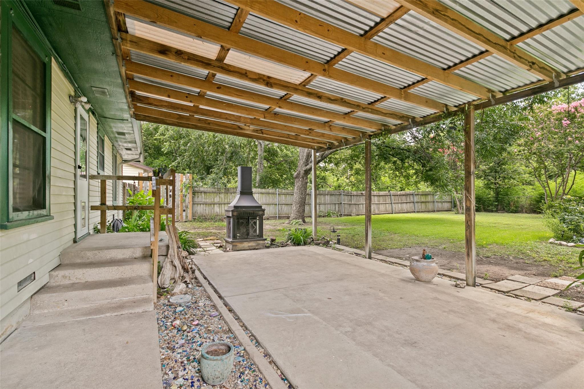 main property photo 13