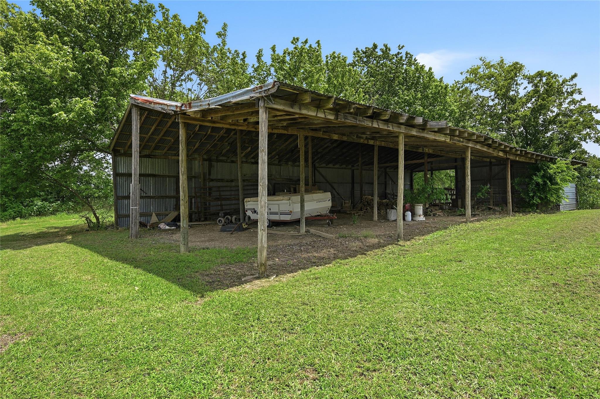 main property photo 14