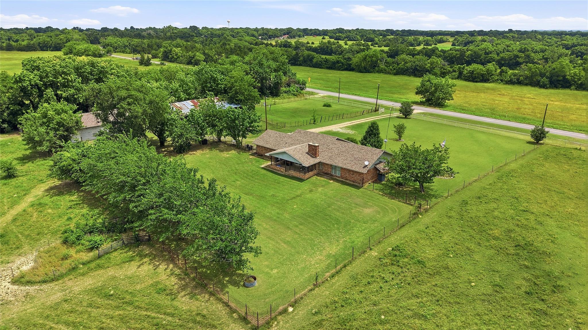 main property photo 16