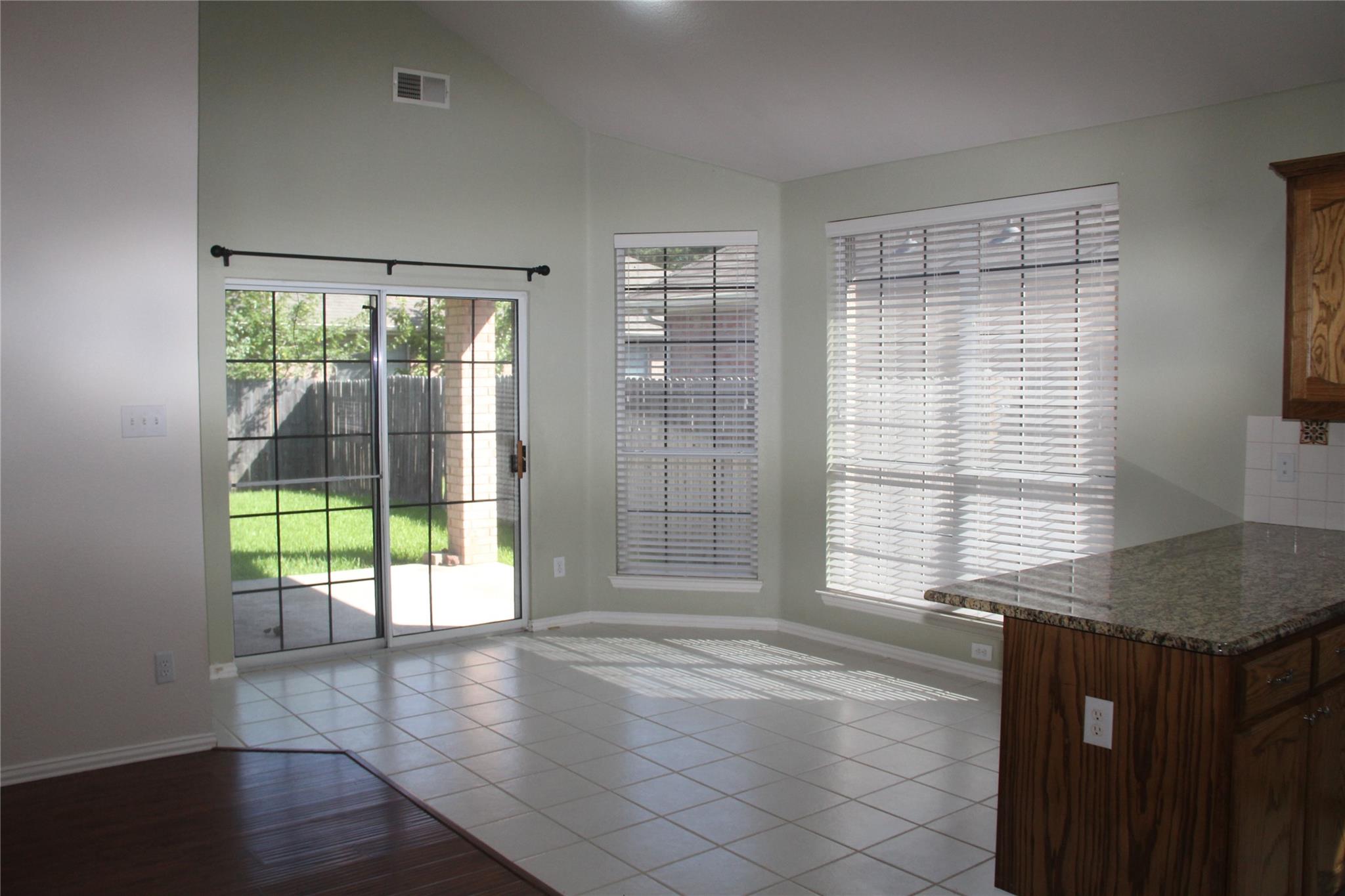 property viewer photo 7
