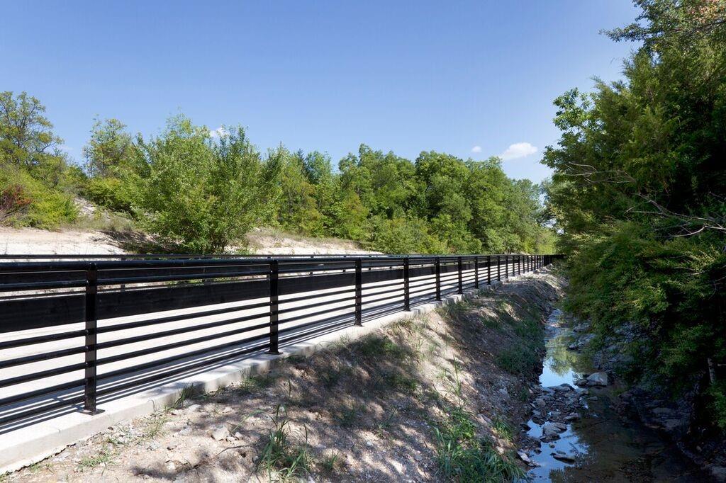property viewer photo 25