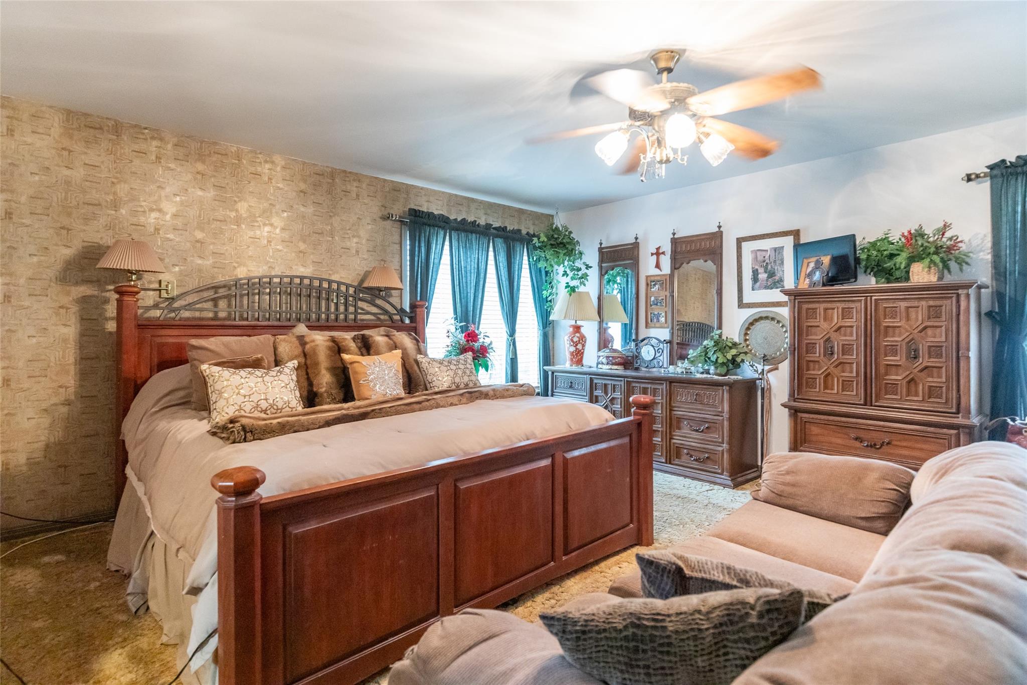 main property photo 27
