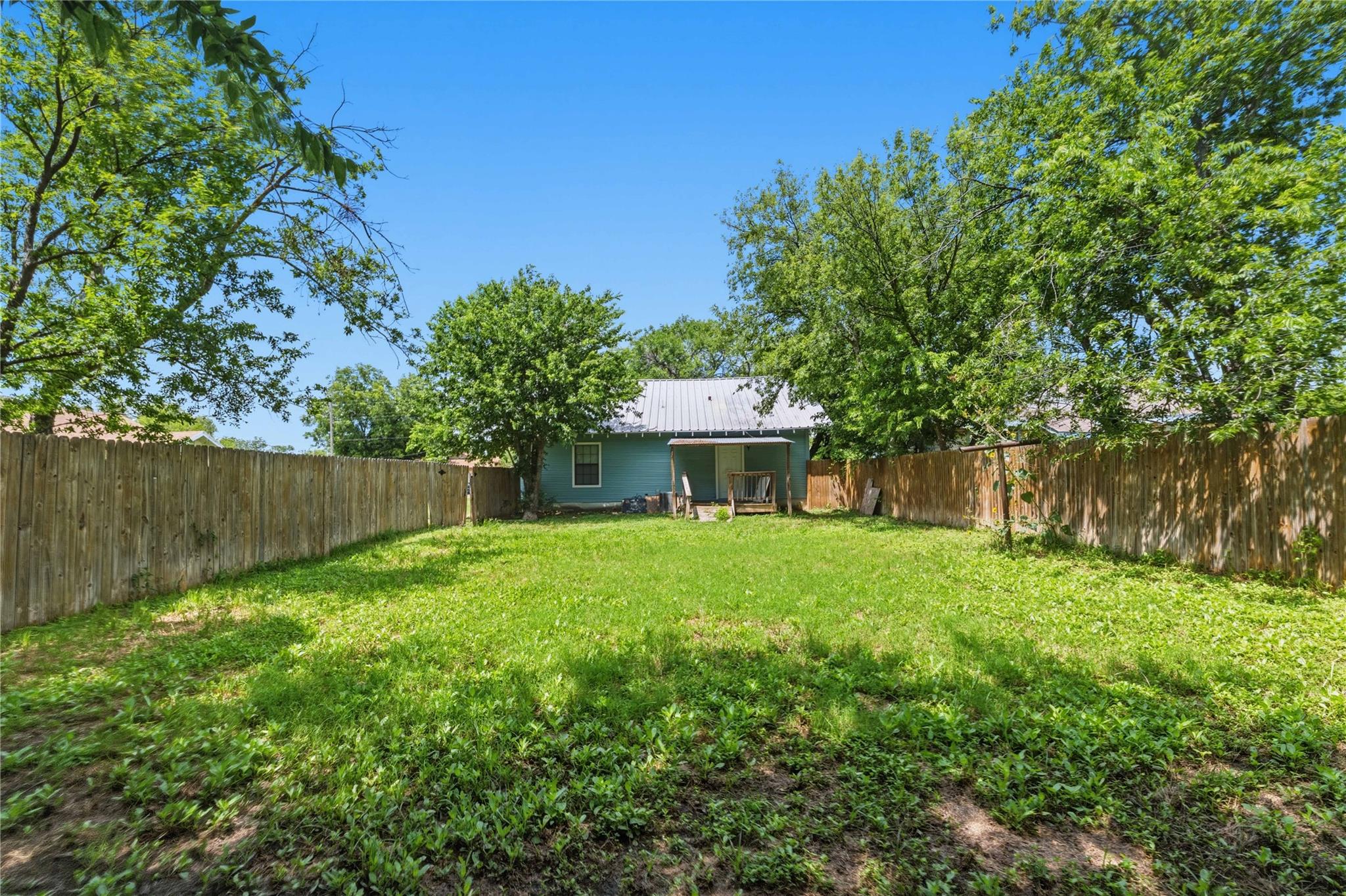main property photo 20