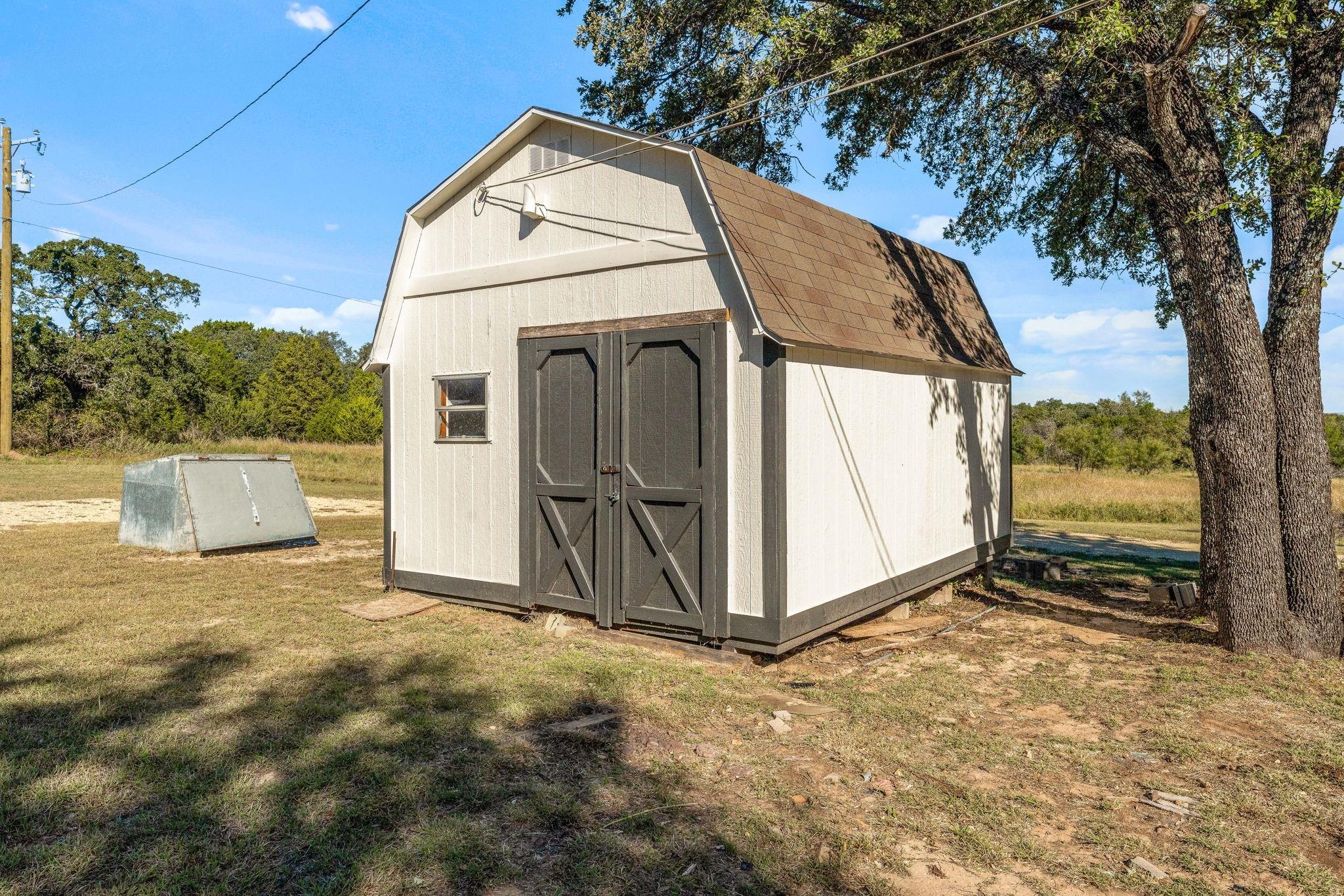 main property photo 30