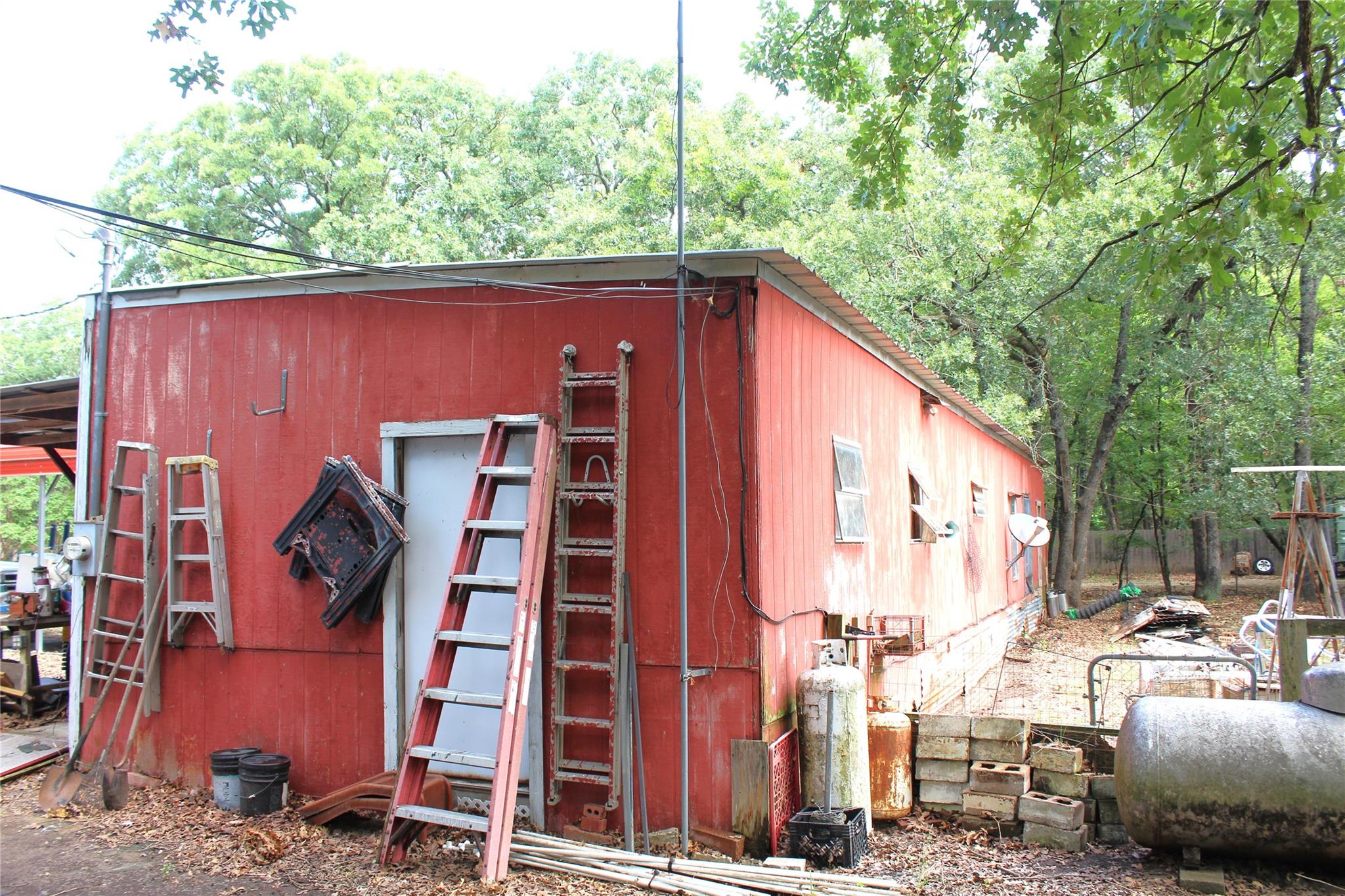 main property photo 12