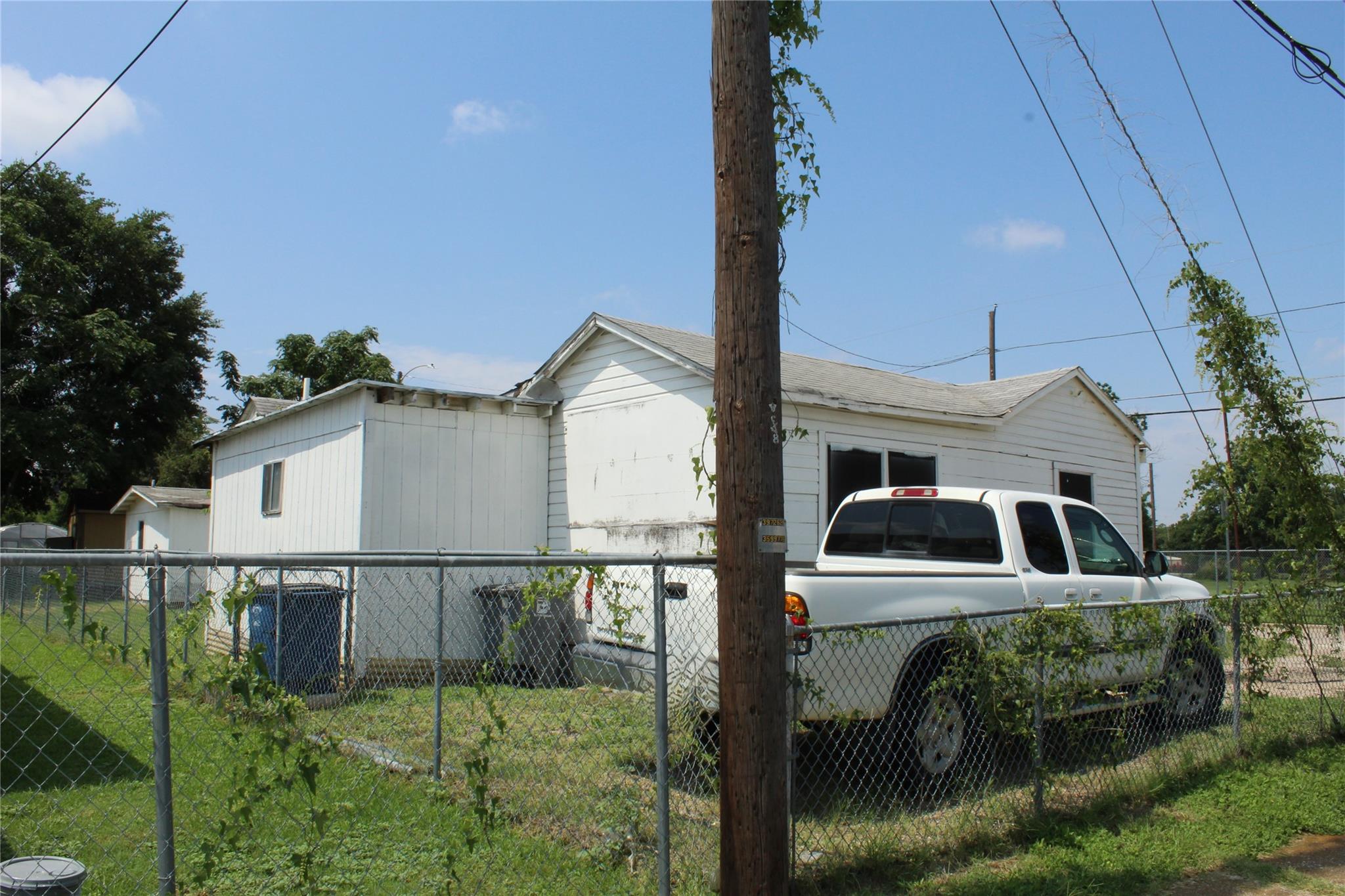 main property photo 5