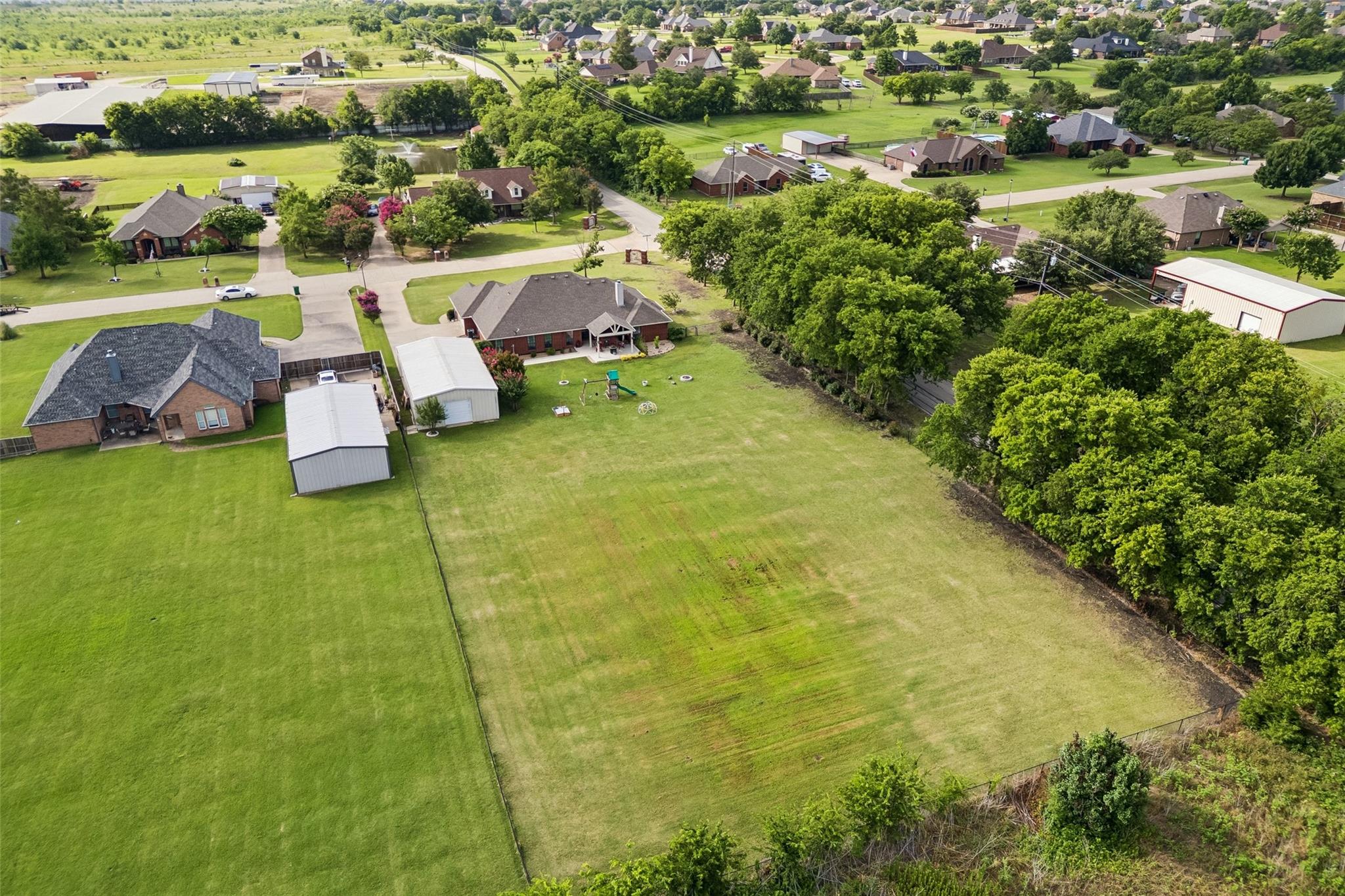 main property photo 31