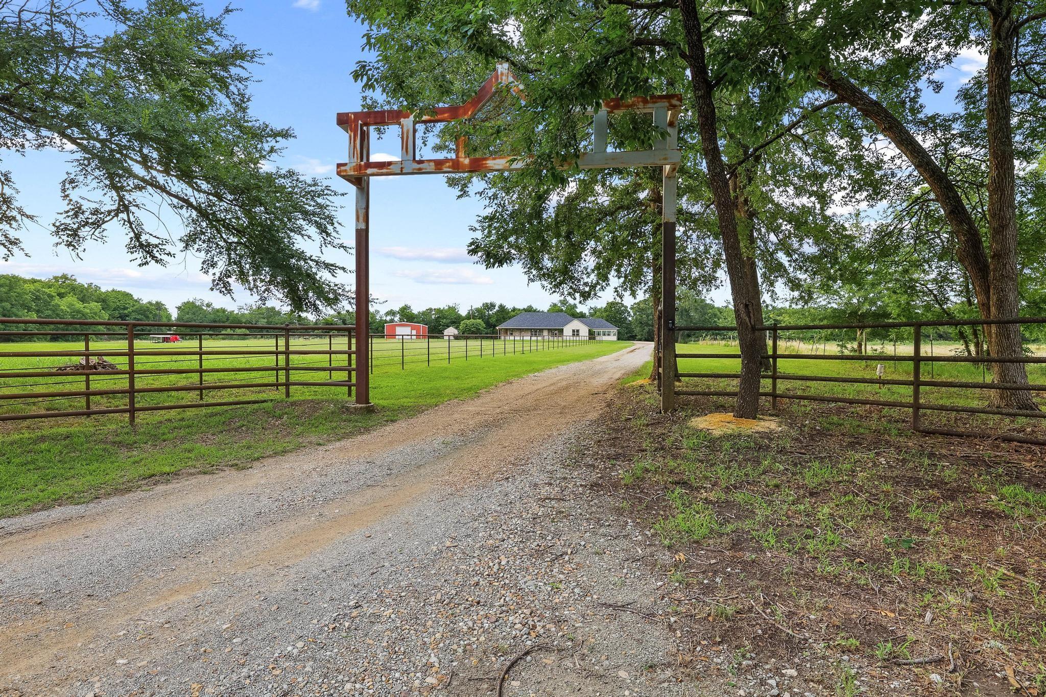 main property photo 13