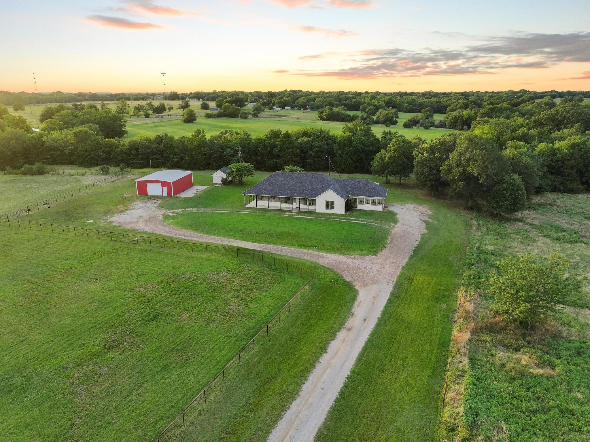 main property photo 4