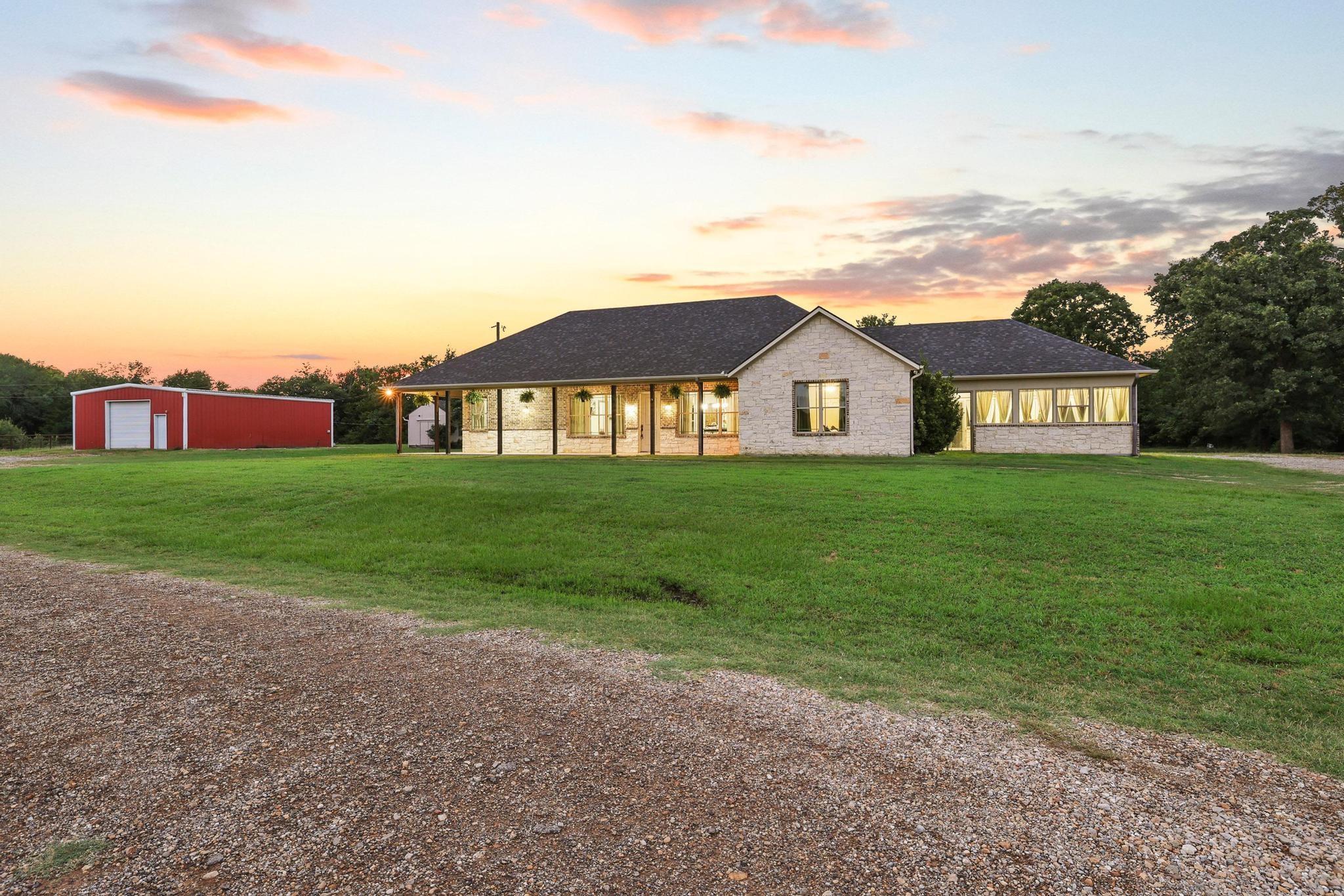 main property photo 9