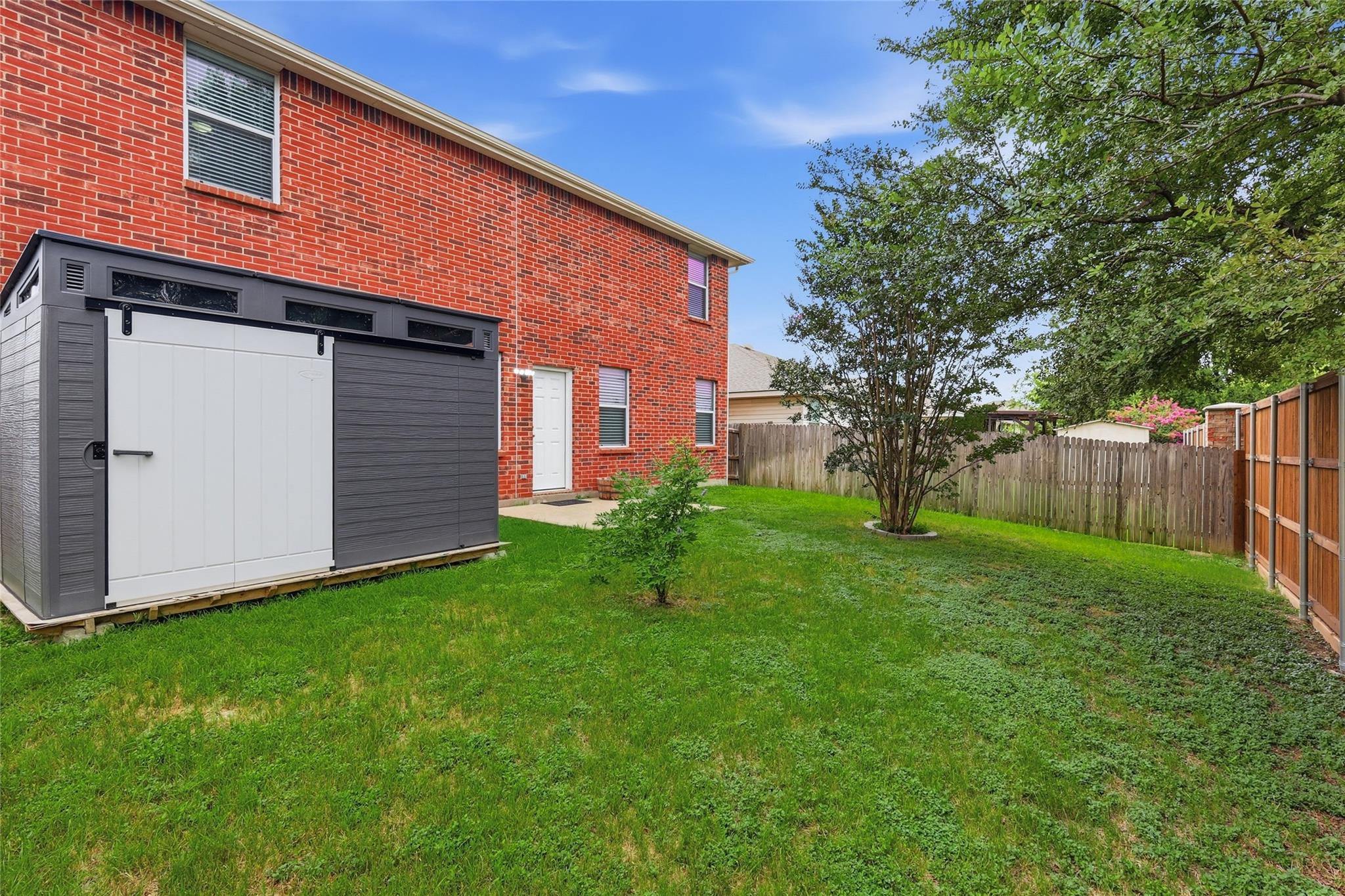 main property photo 17