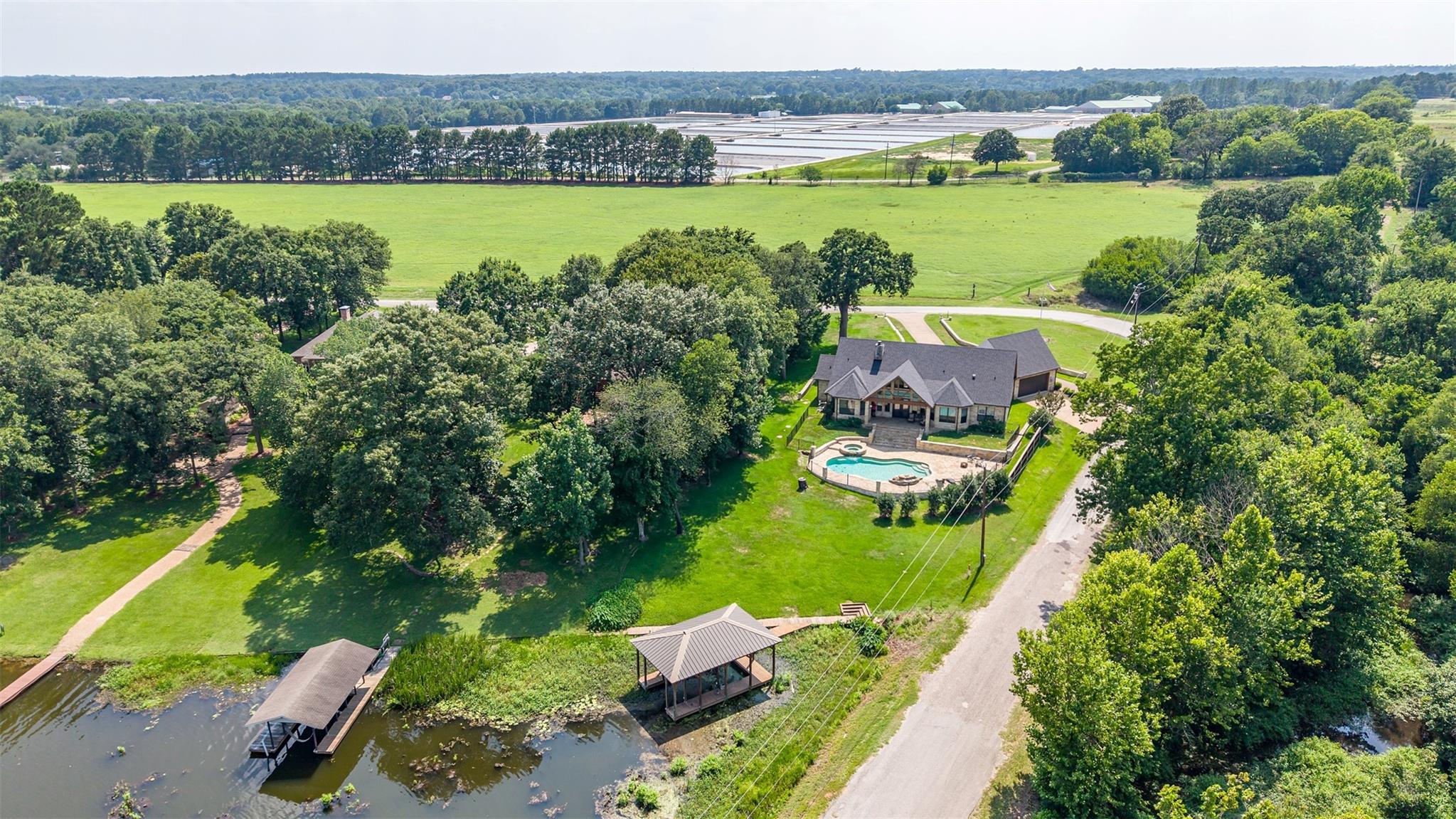 main property photo 35