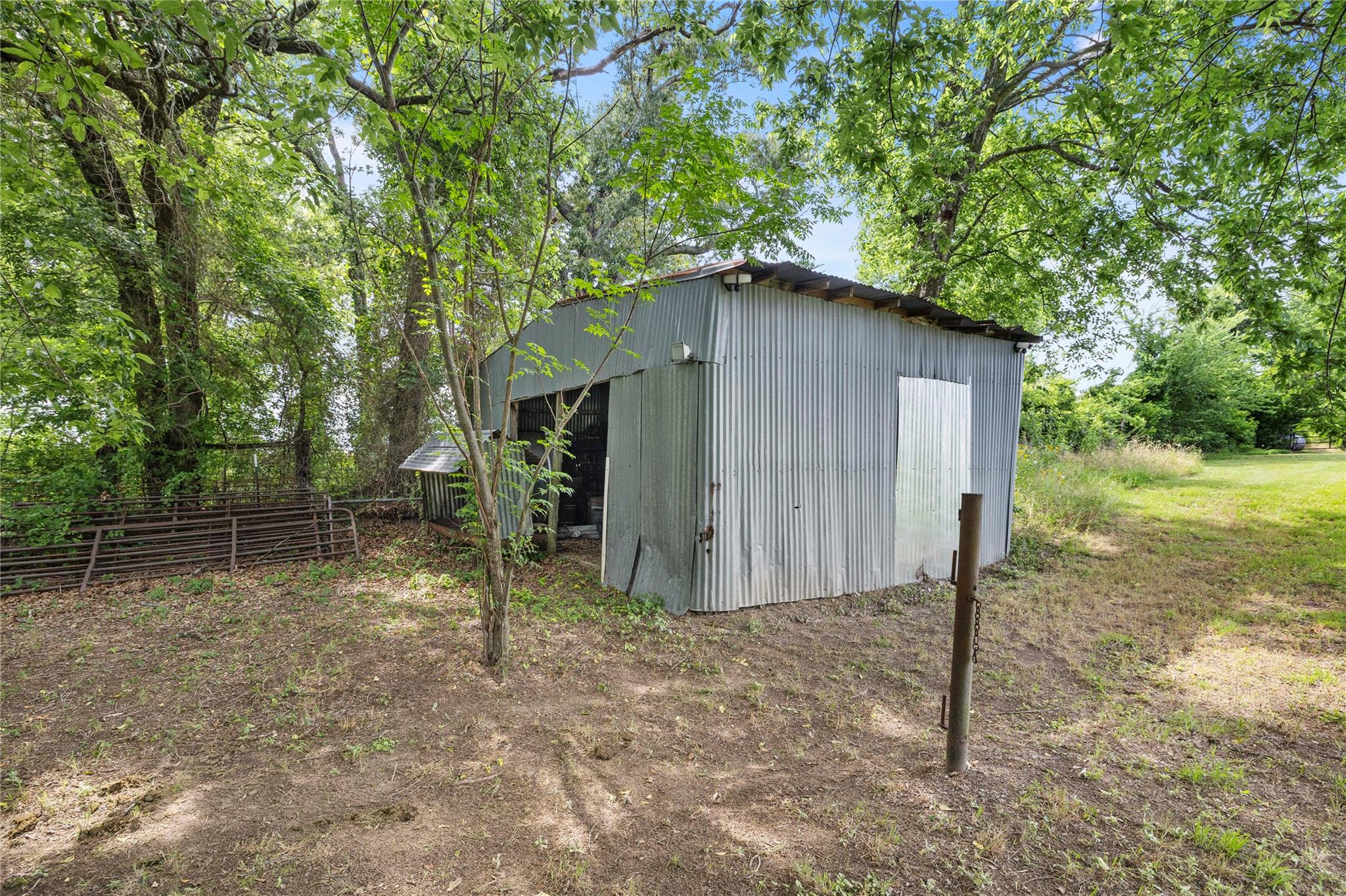 main property photo 36