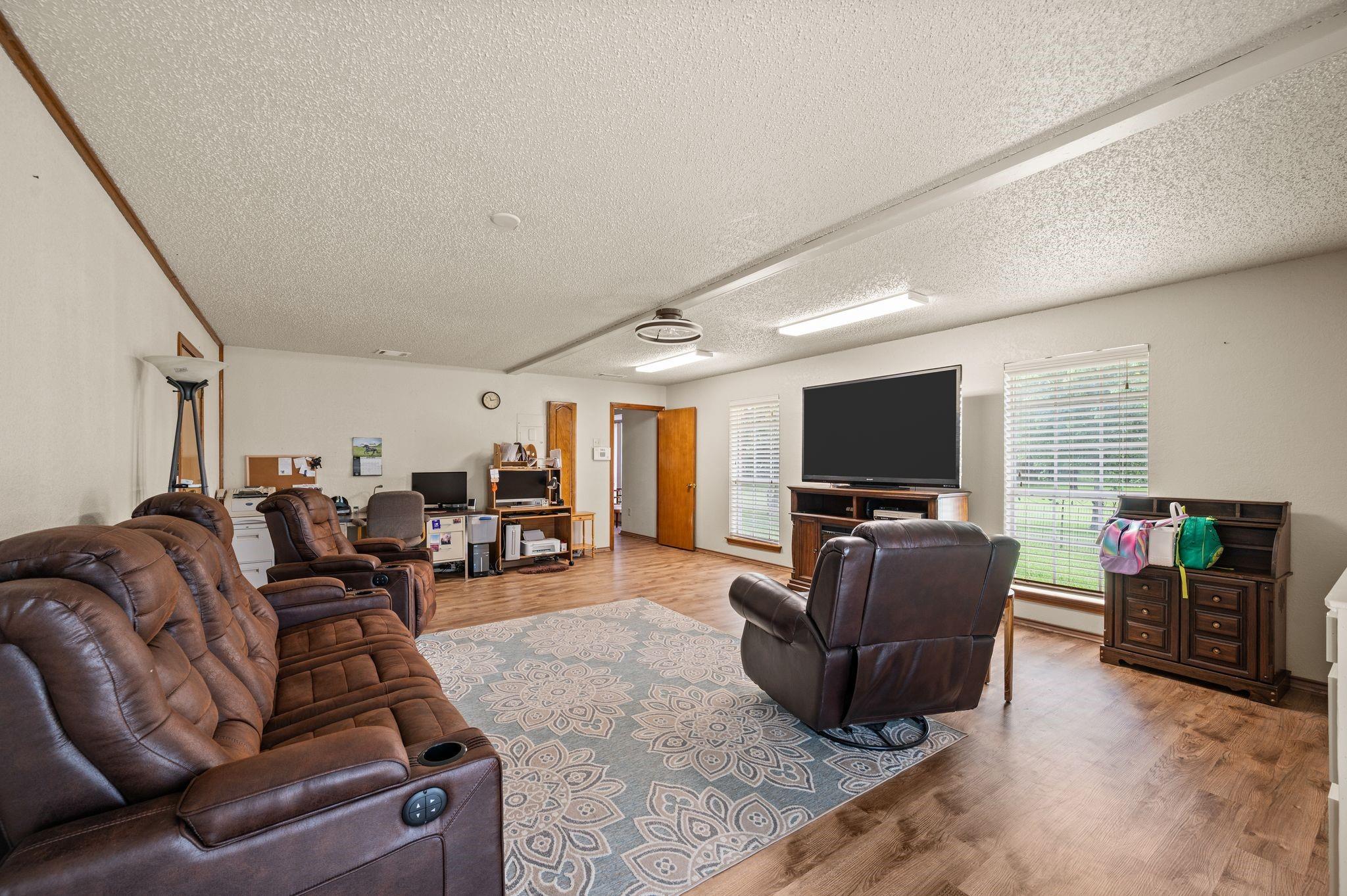 main property photo 16