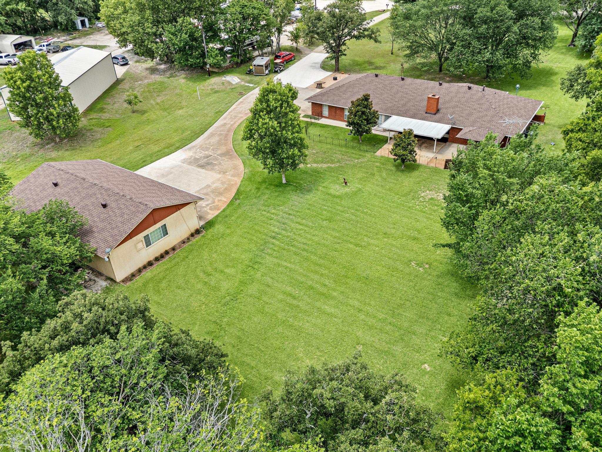main property photo 32