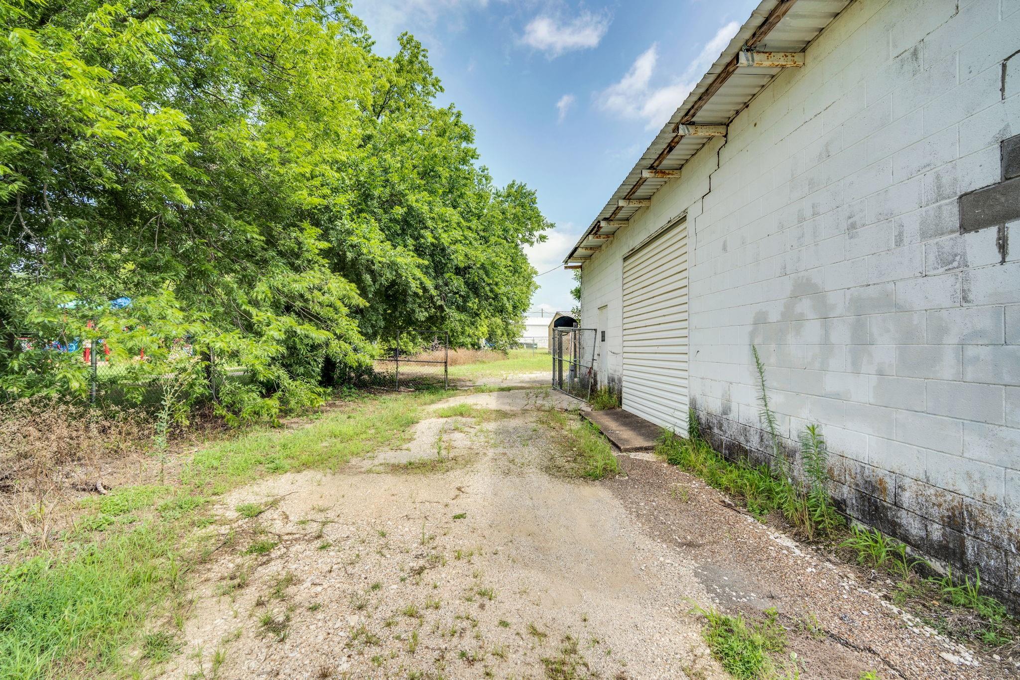 main property photo 27