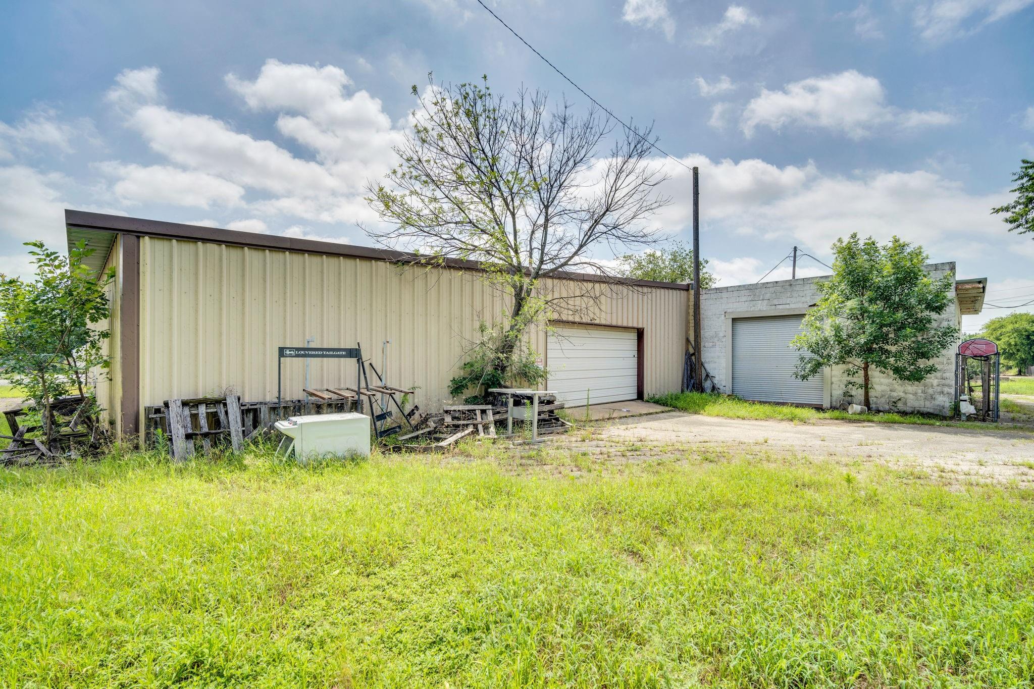 main property photo 32