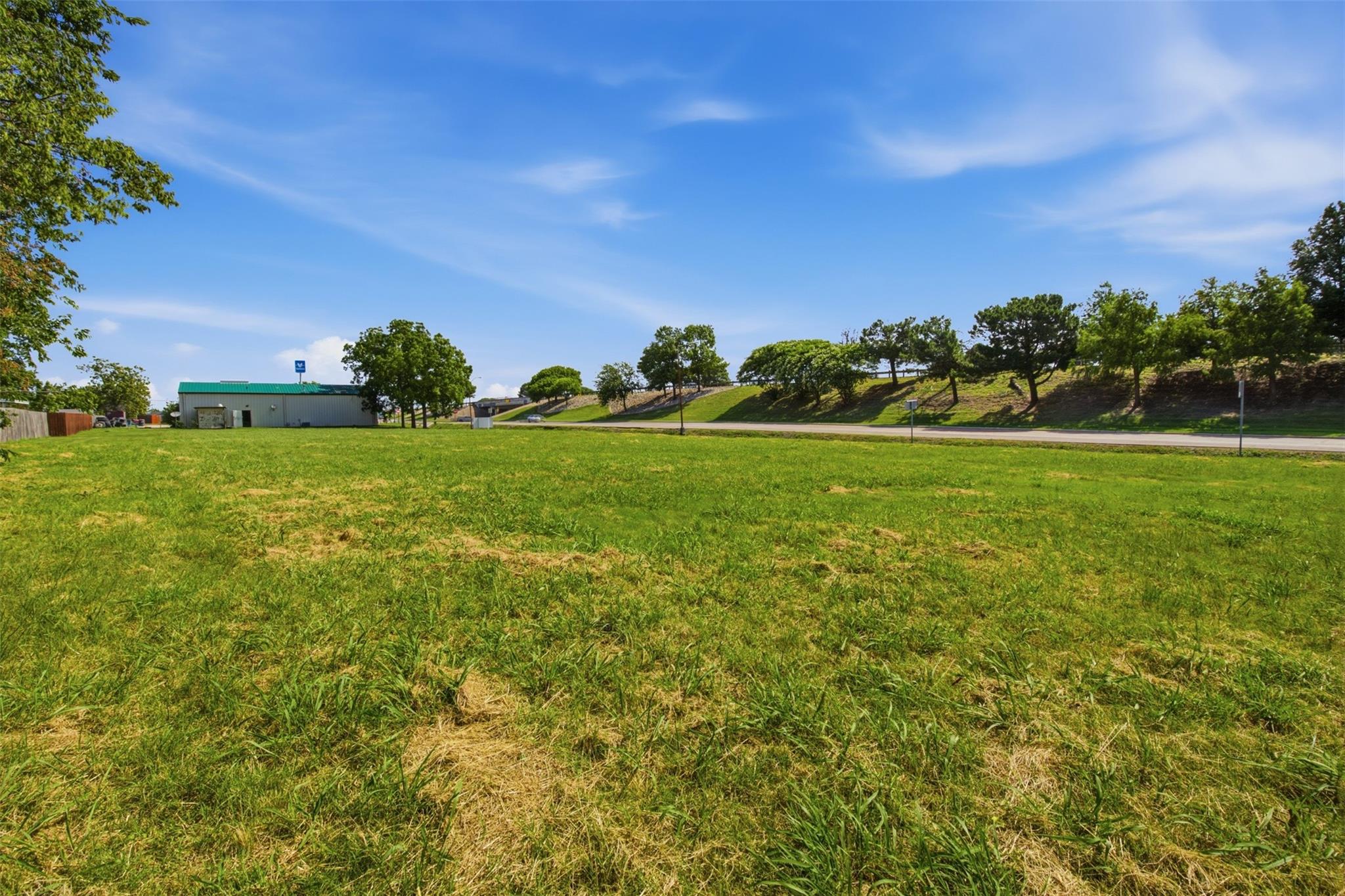 main property photo 17