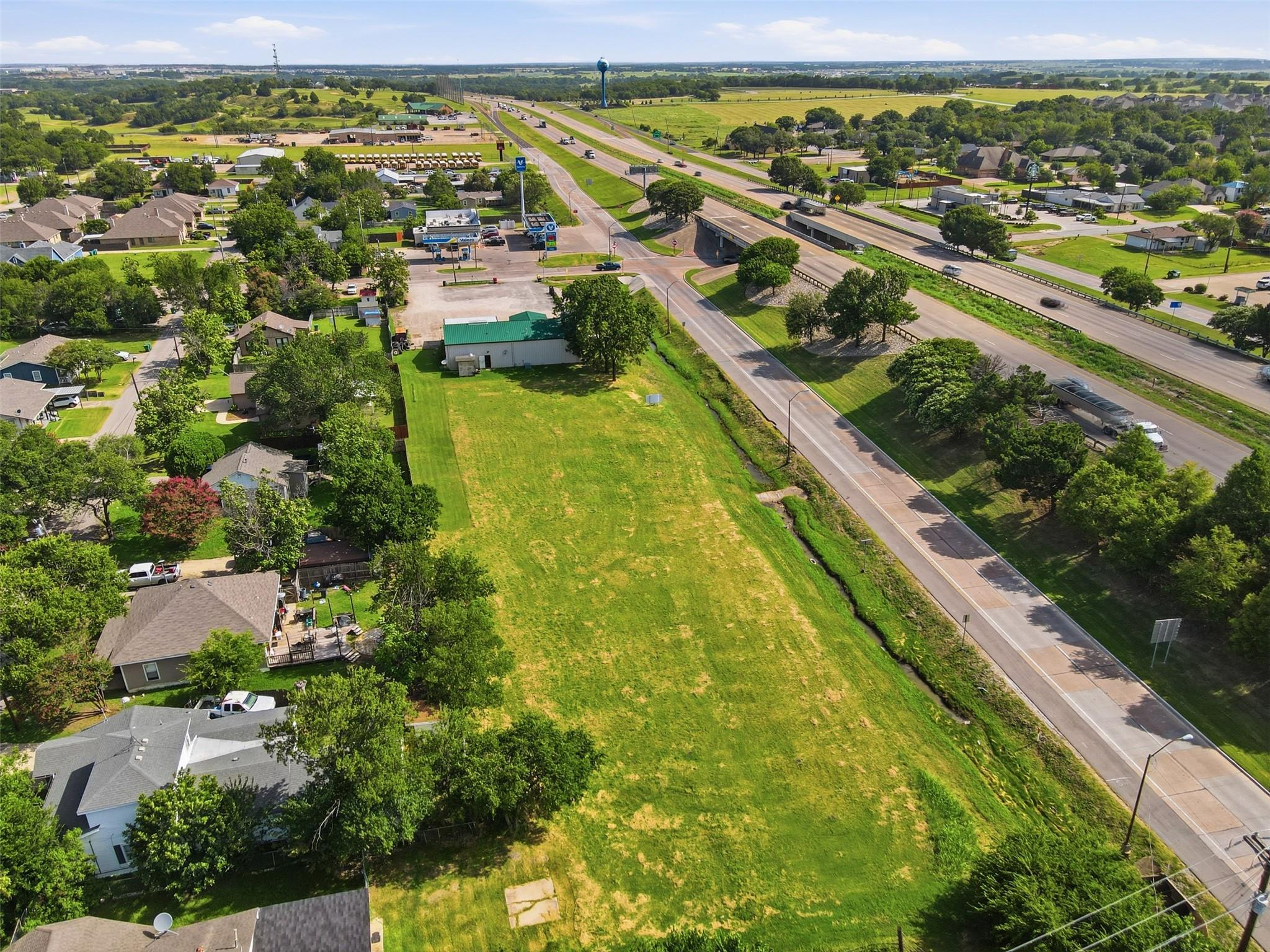 main property photo 19