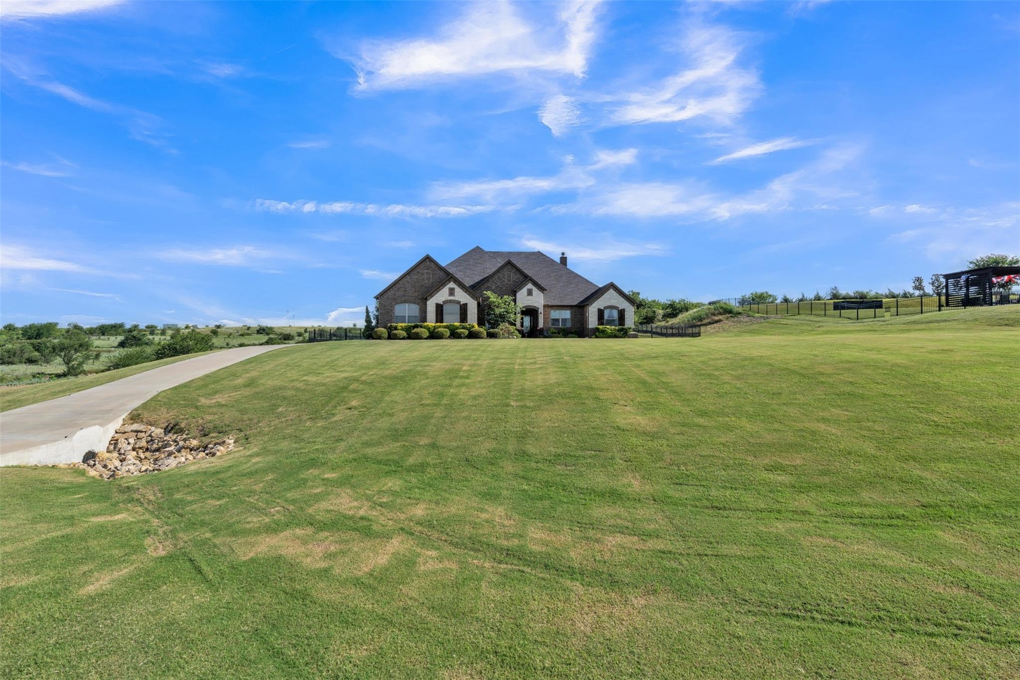 main property photo 37