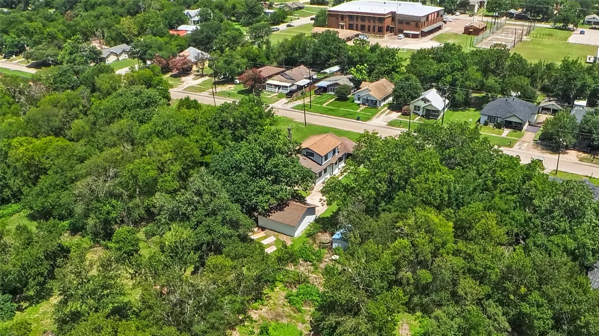 main property photo 33