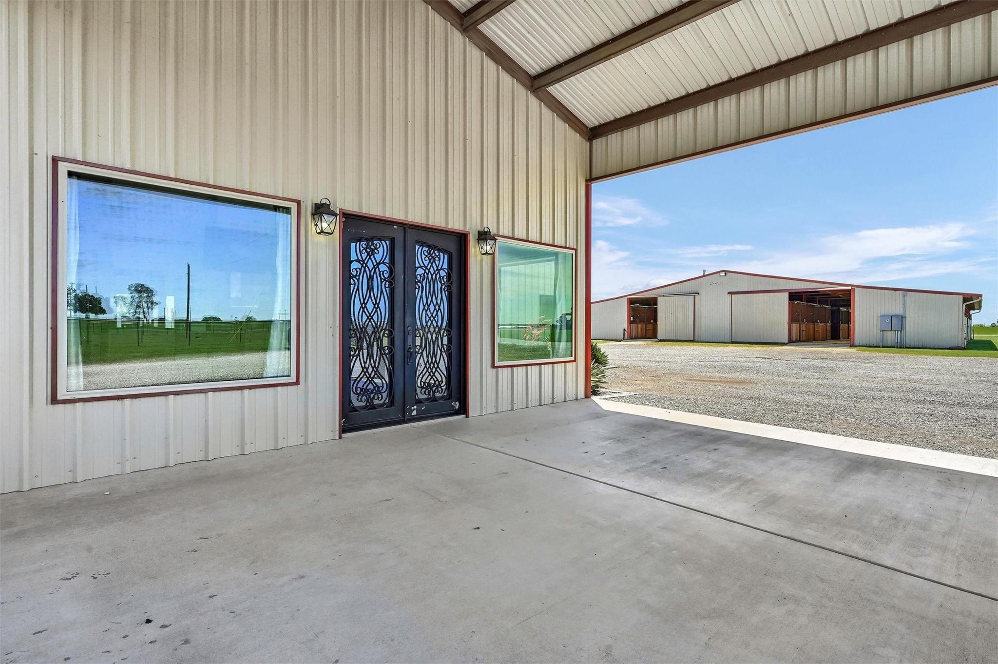 main property photo 11