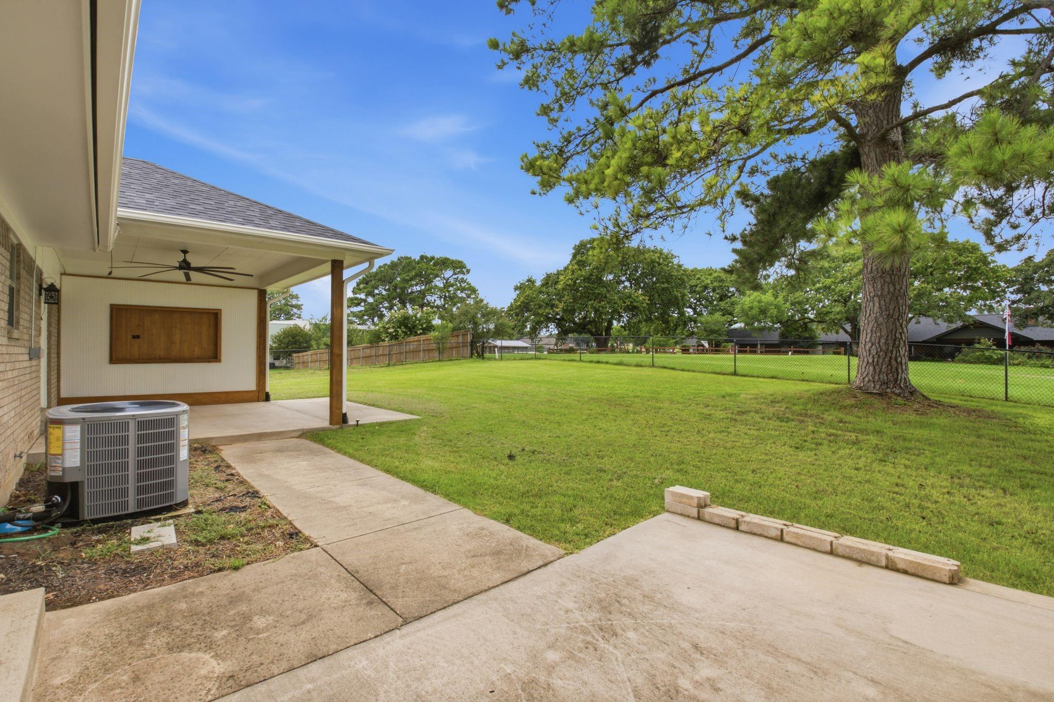 main property photo 30