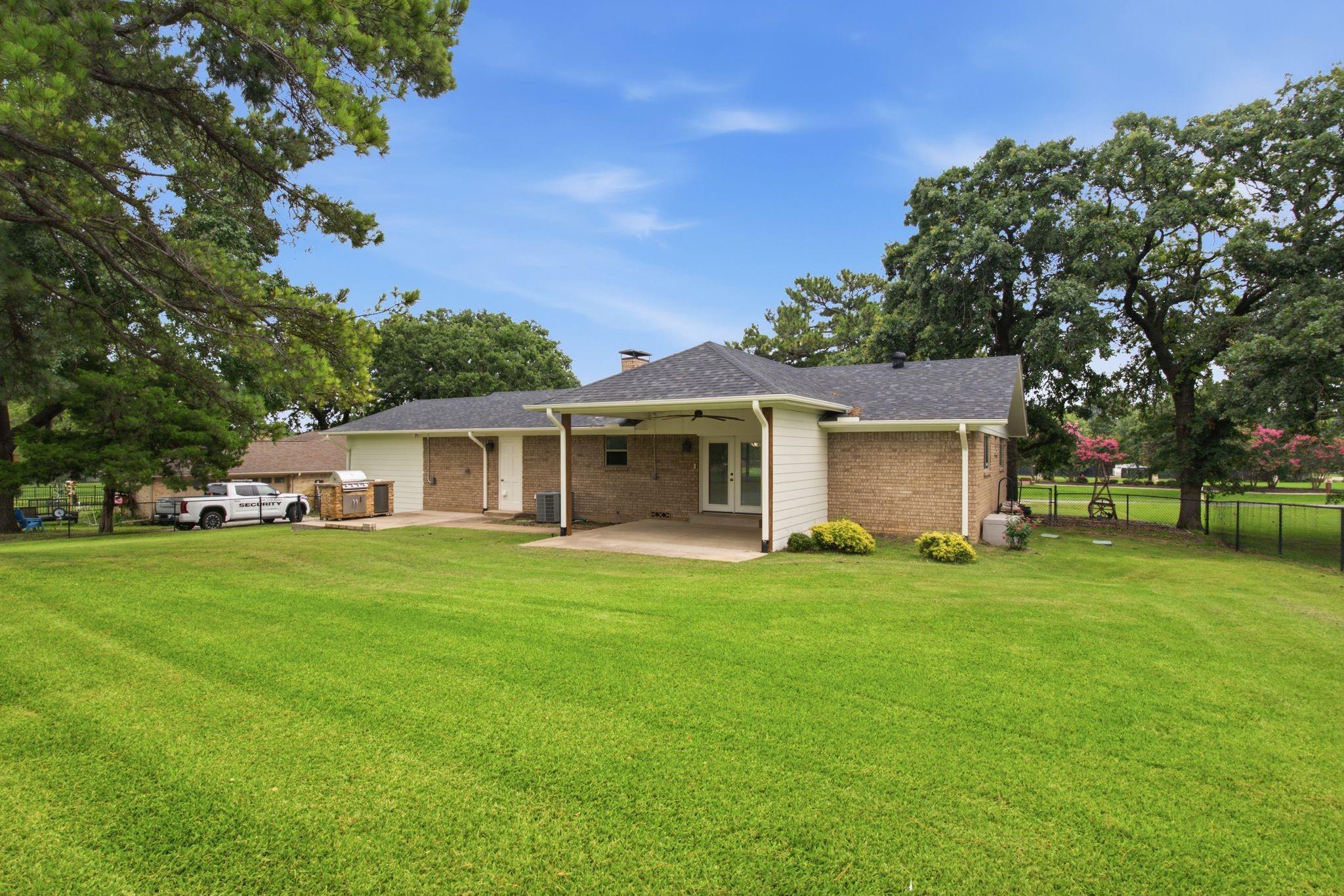 main property photo 32