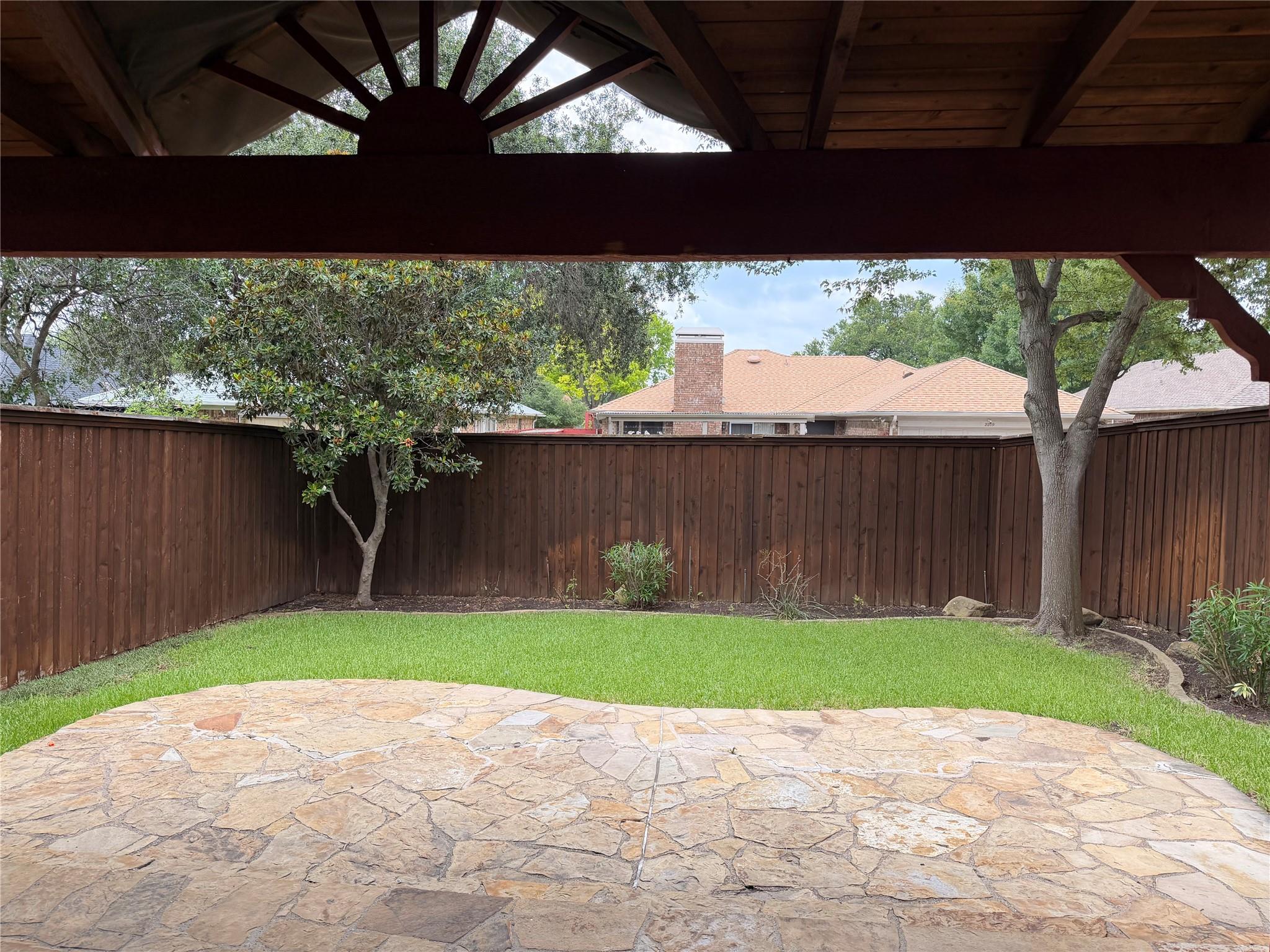 main property photo 25
