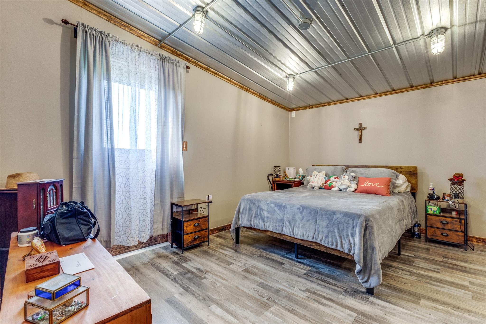 main property photo 30