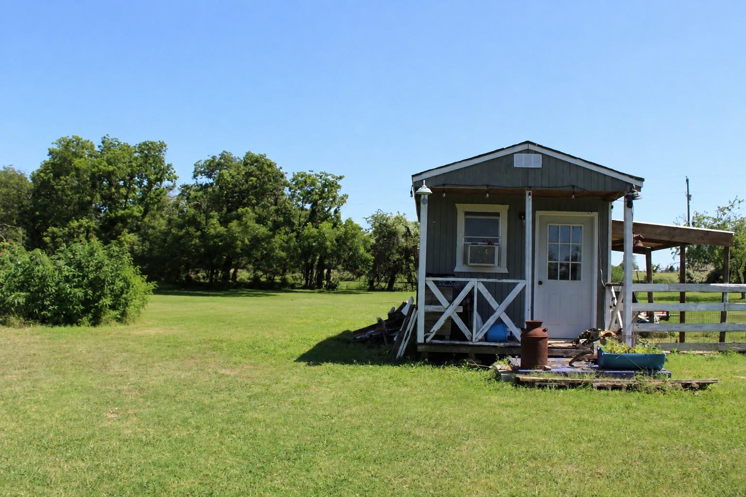 main property photo 14