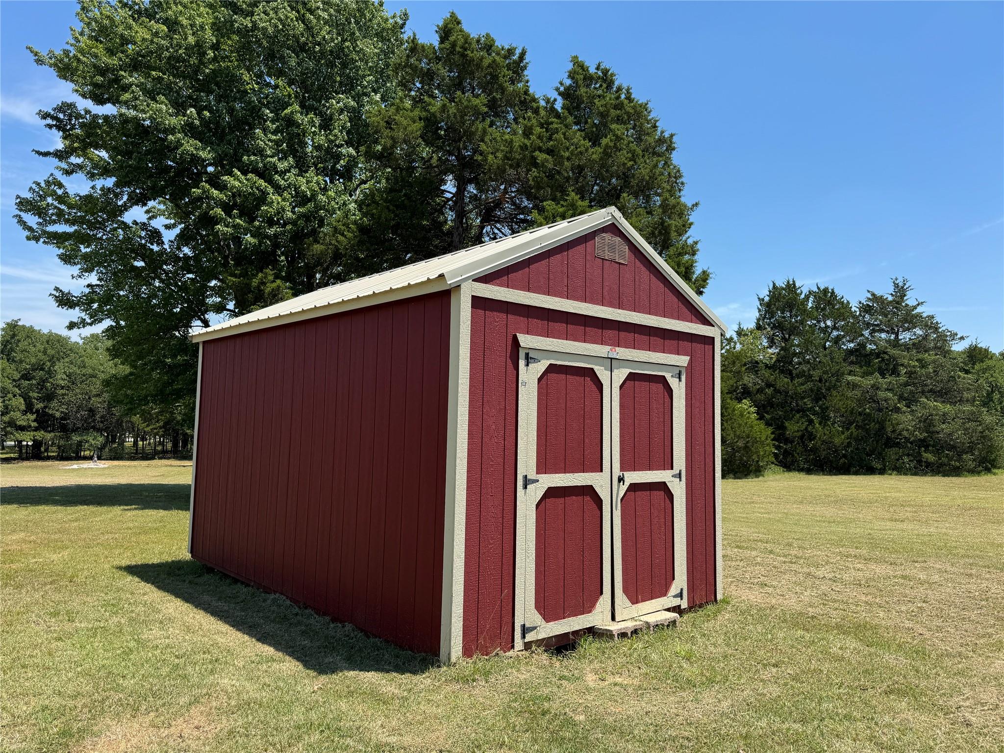 main property photo 20