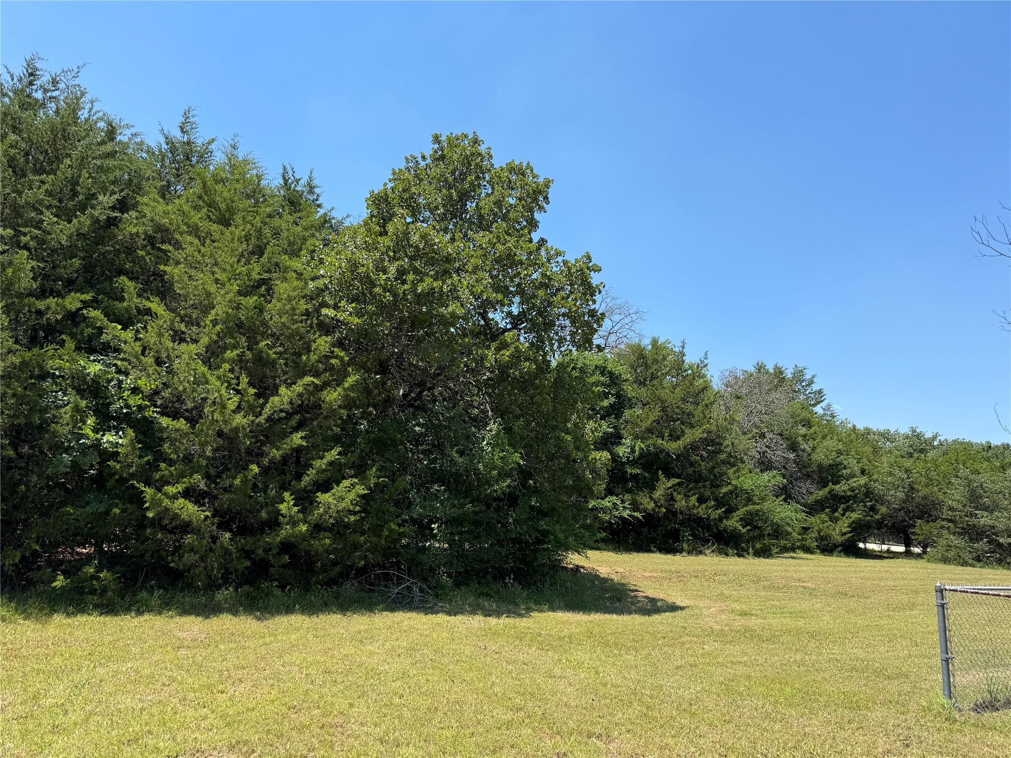 main property photo 25
